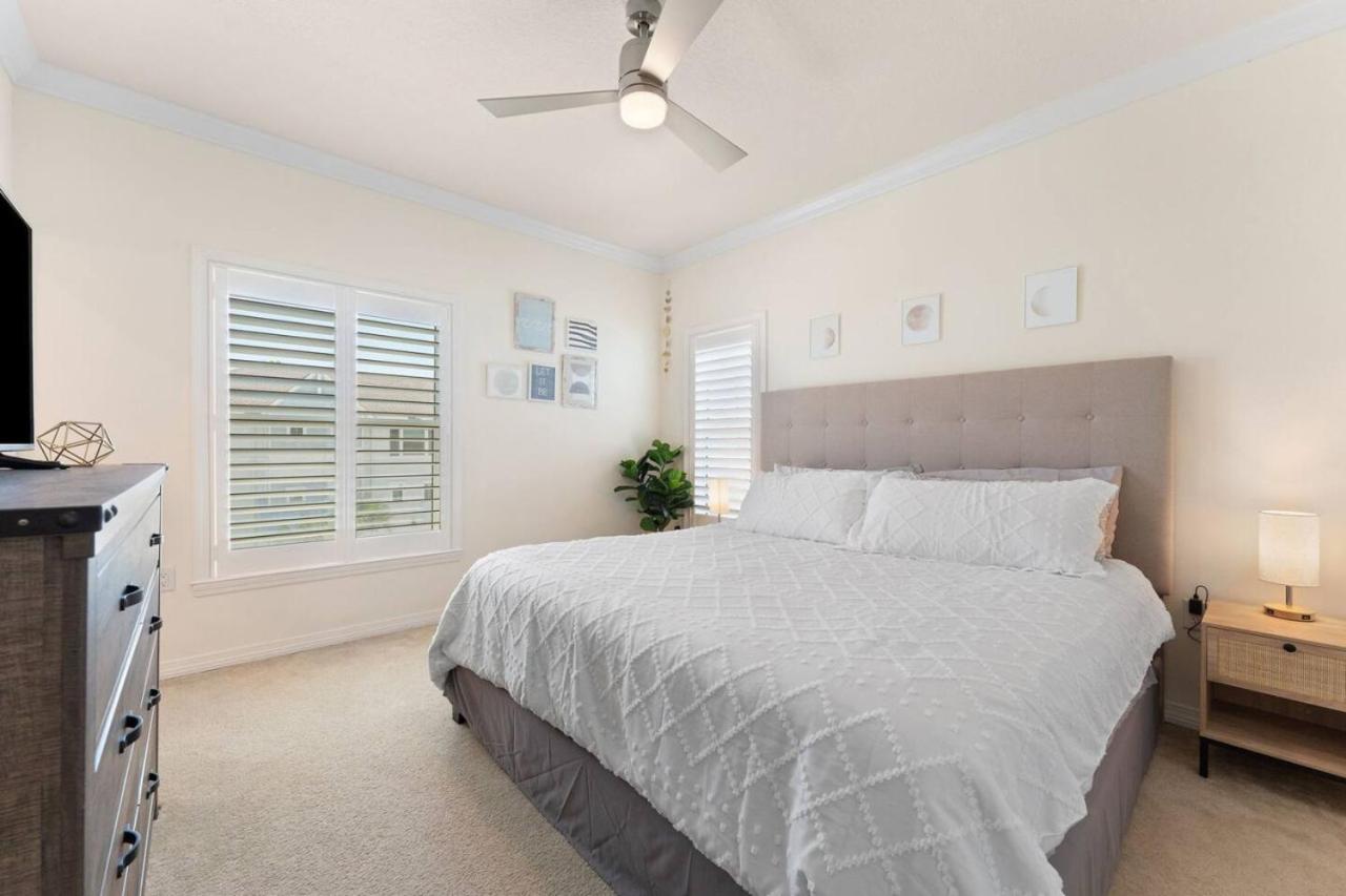 Pool, Beach Club, Spacious 2bd, Sleeps 8 view 5
