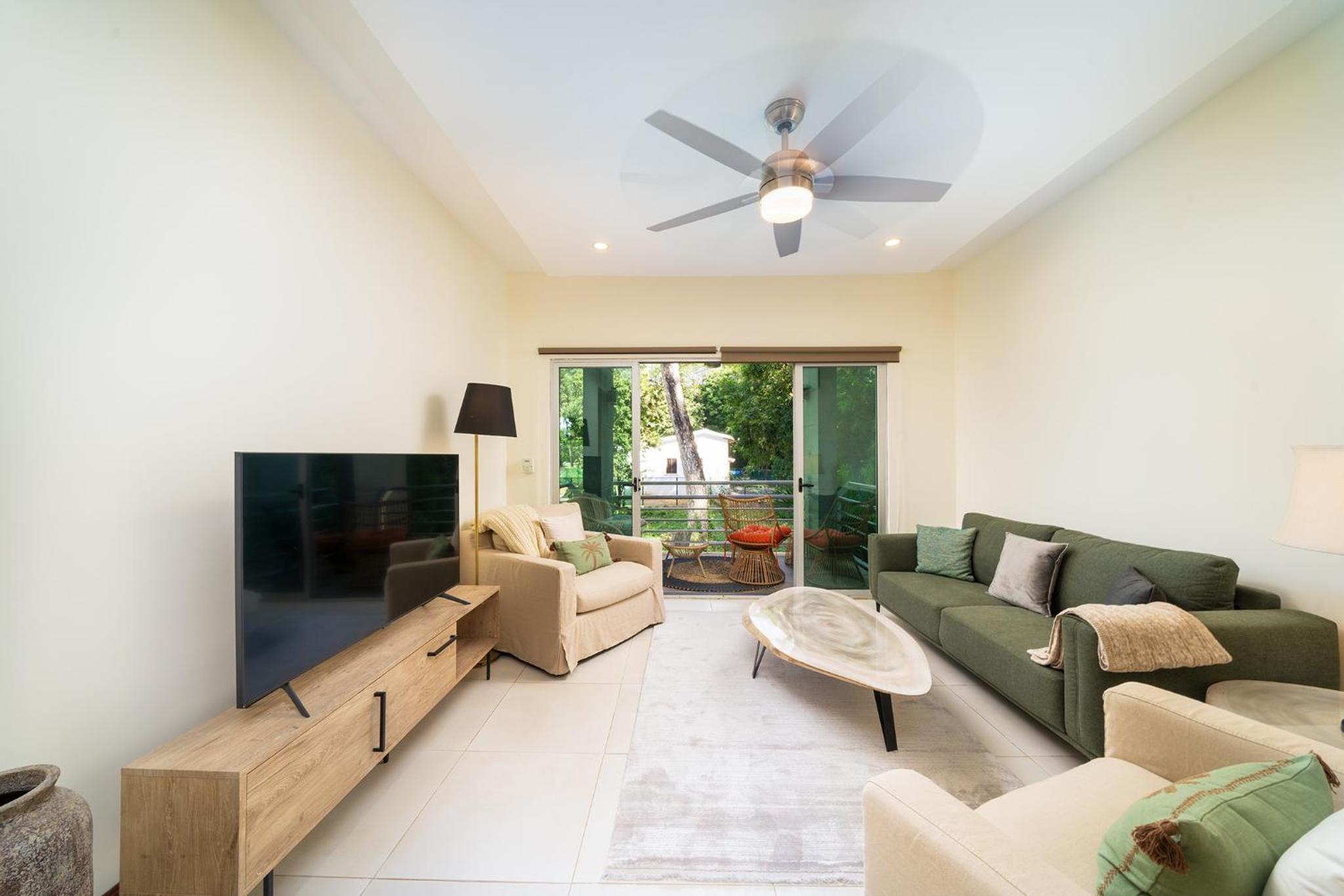 Condo Casa Blanca 6 - modern 2BR,2BA near to Beach & Town