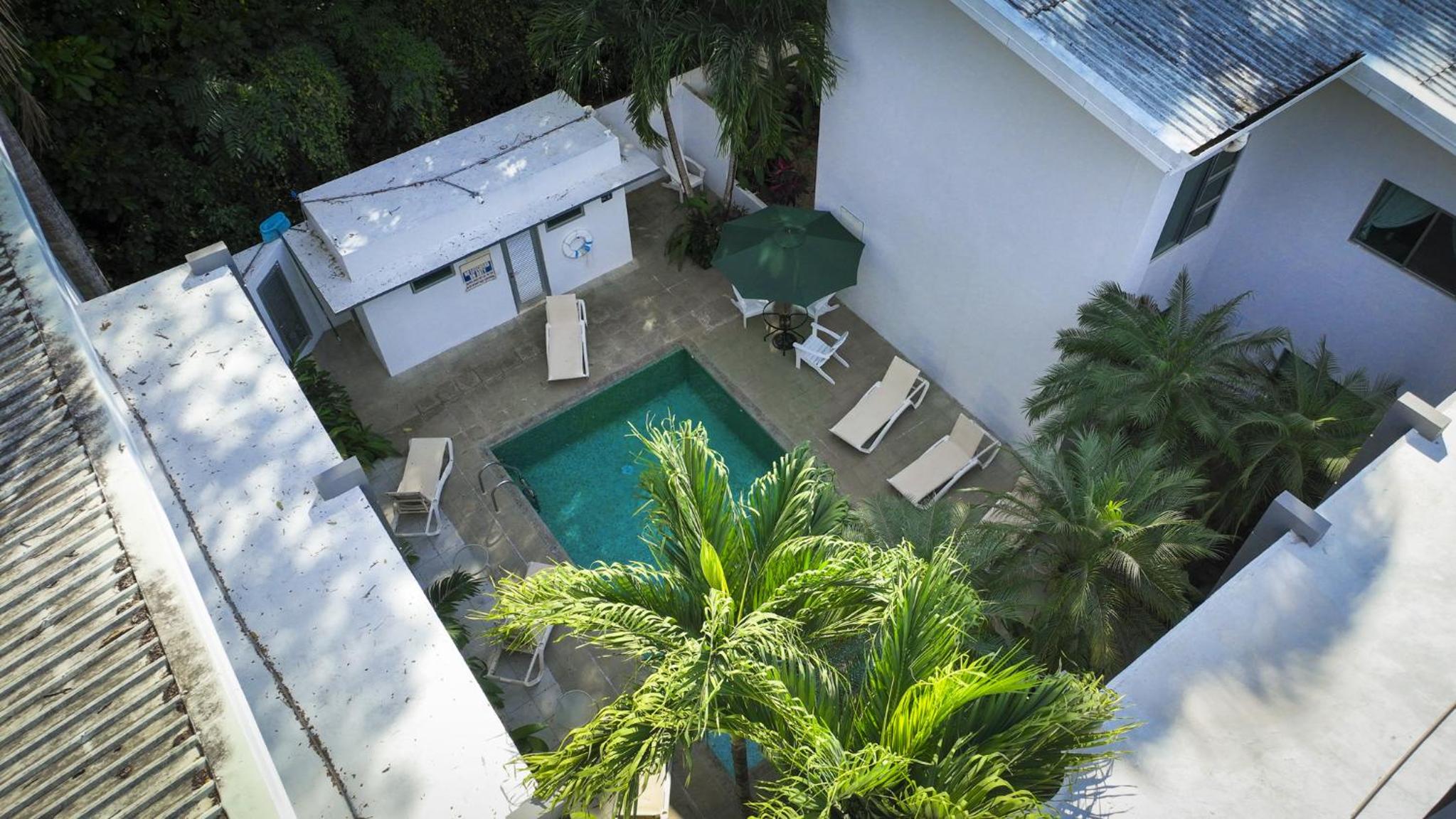 Condo Casa Blanca 6 - modern 2BR,2BA near to Beach & Town