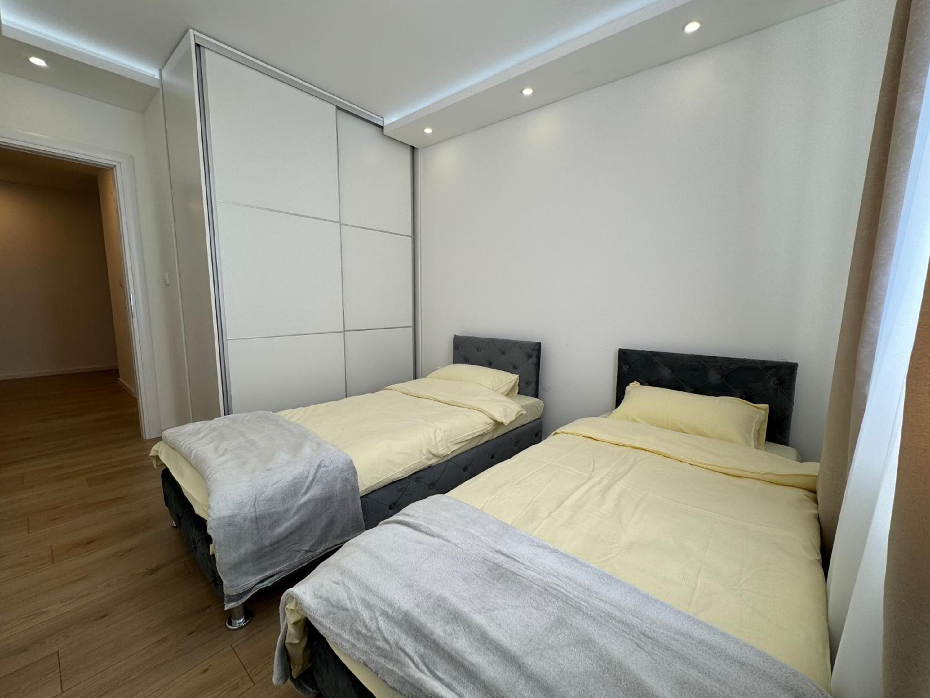 Apartment Premium Deny