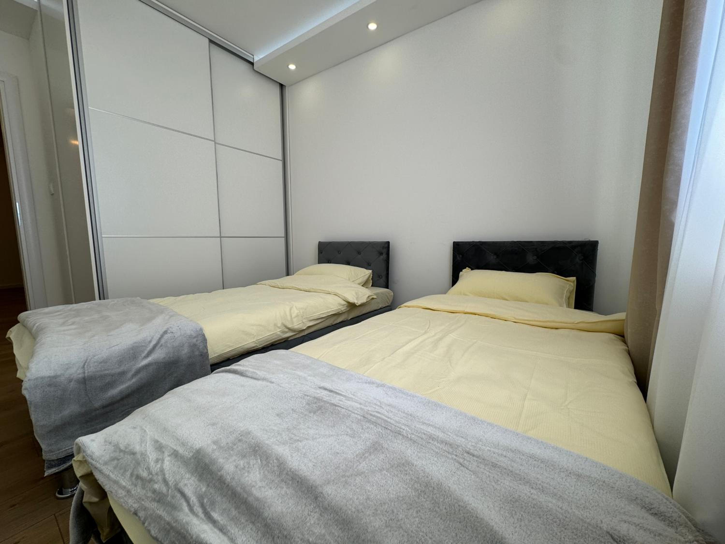 Apartment Premium Deny