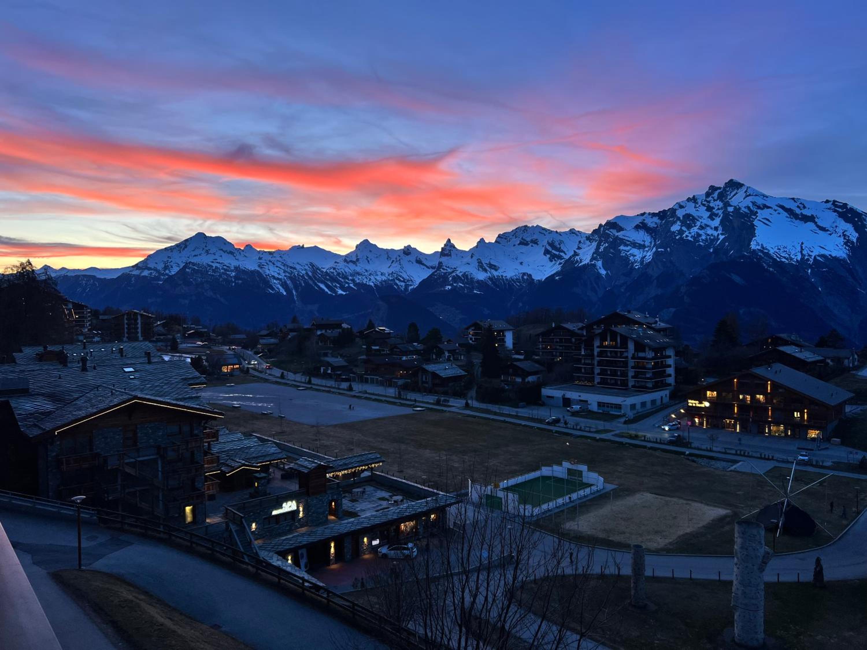 Vincenzo appart, Studio Confortable à Nendaz, accès Direct au Télécabine de Tracouet et Parking Souterrain Inclus