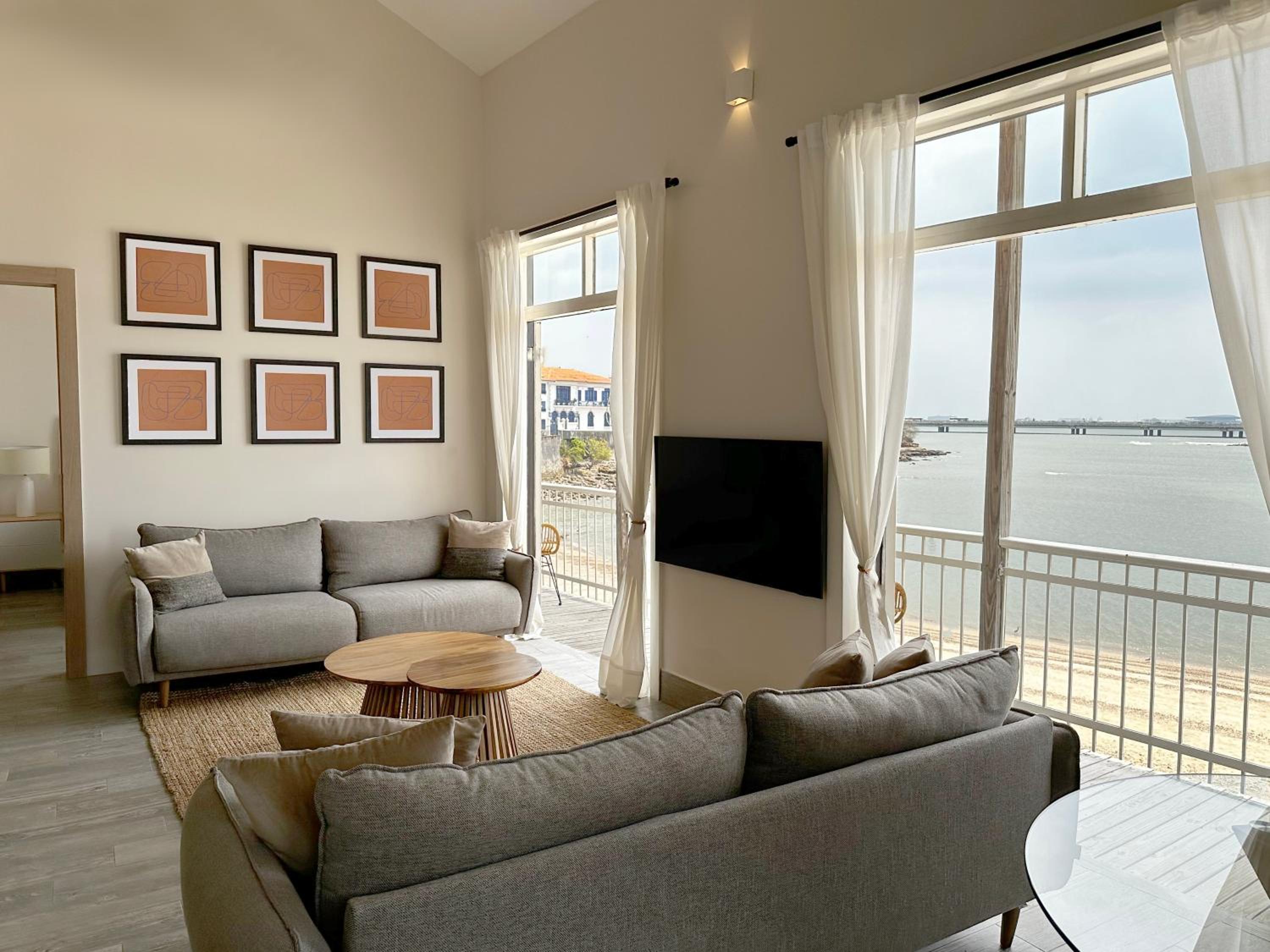AmazINN Places Casa del Mar view 4