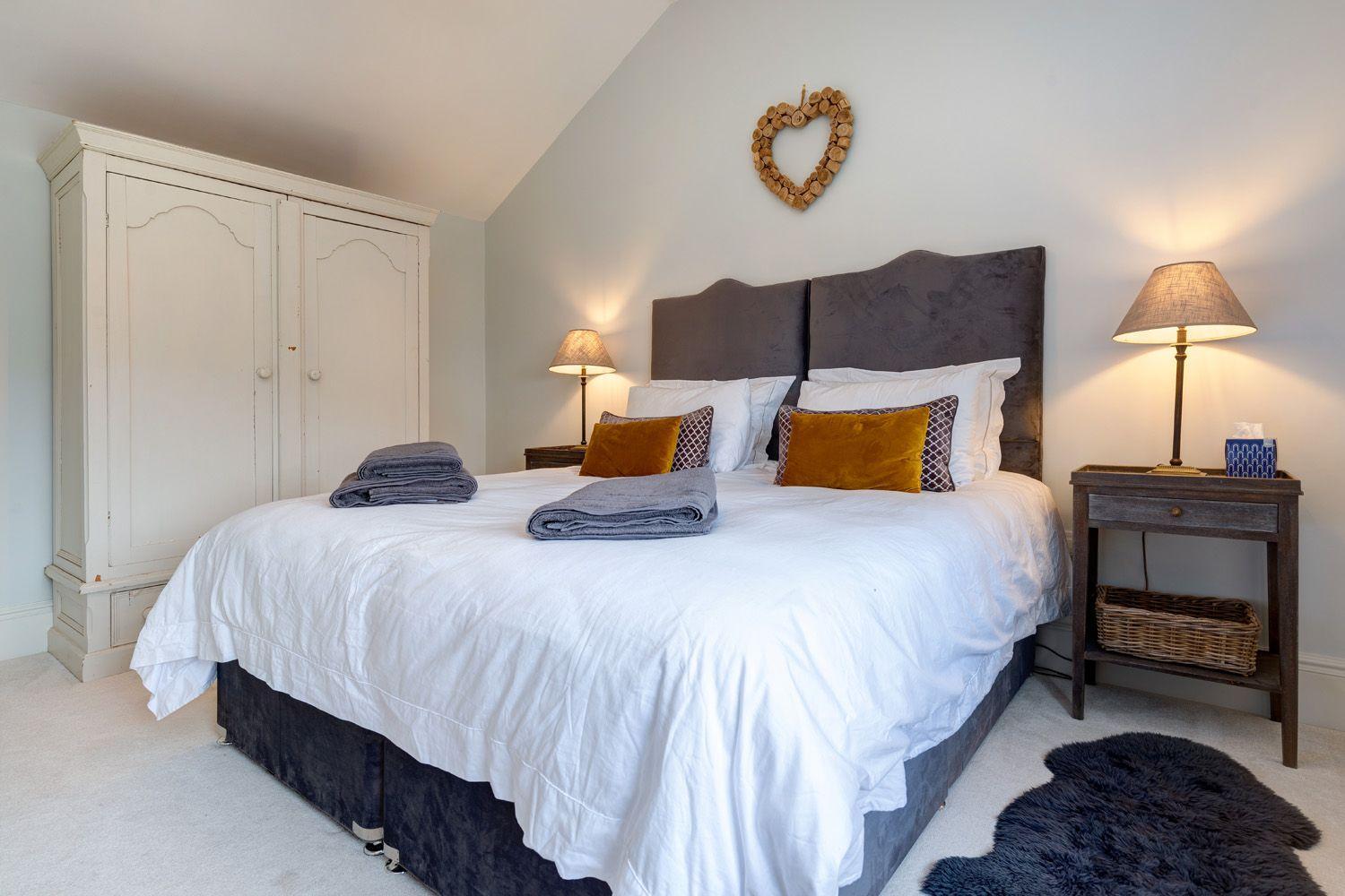 Heathgate House Apartment