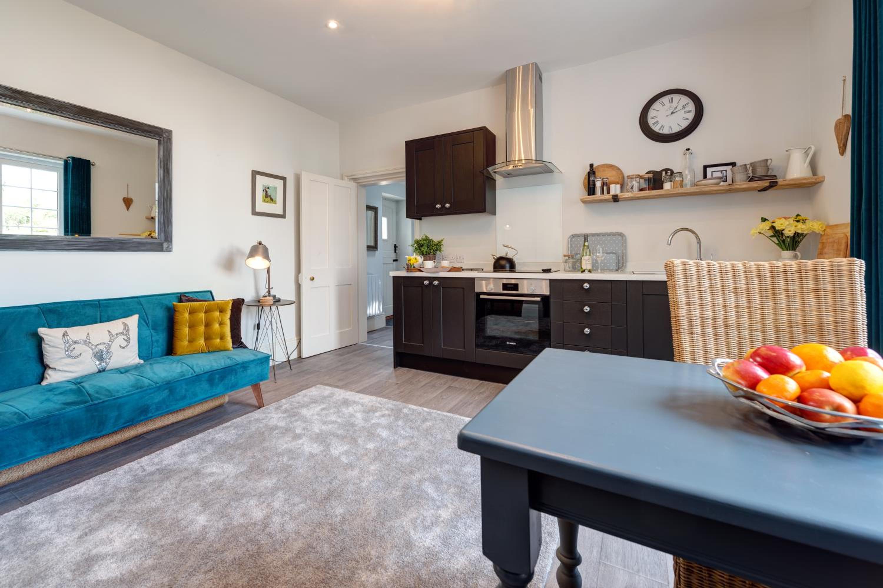 Heathgate House Apartment