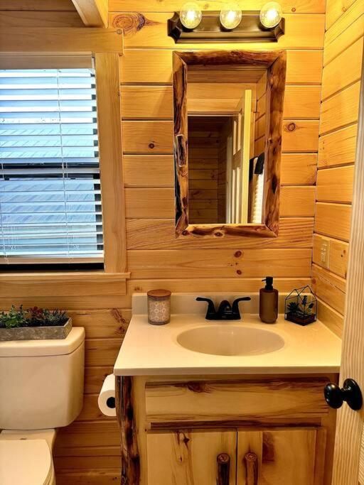 1 Bedroom Log Cabin on Lake James-Private Resort Amenities - Property Image 7