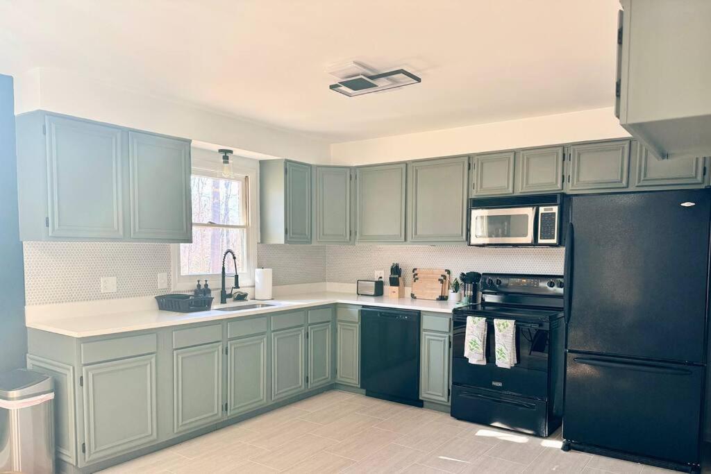 Veda Vista - Newly renovated - Rustic Modern Home view 4