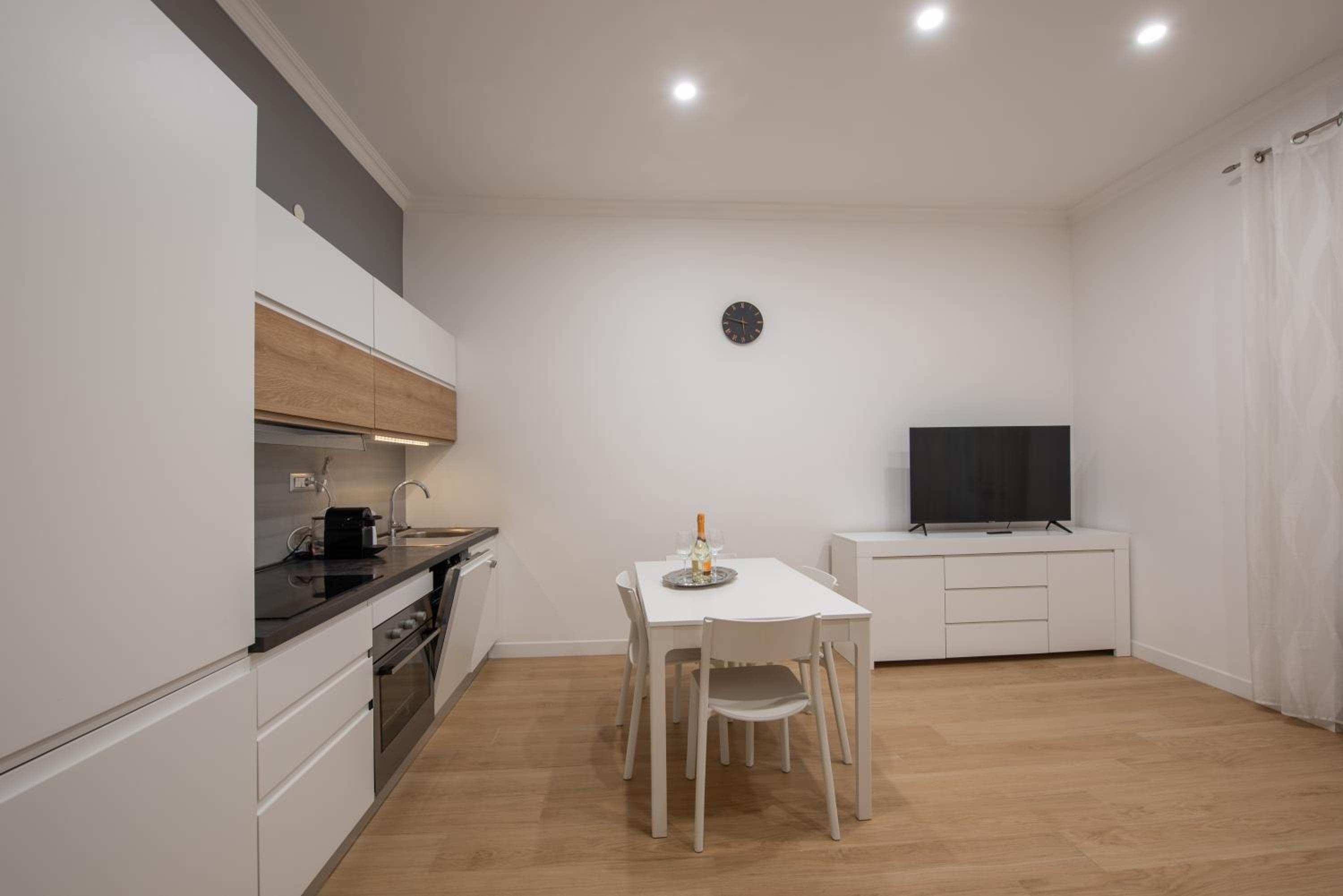 Romano Apartments -Filip & Maril - Cozy apartments near the METRO