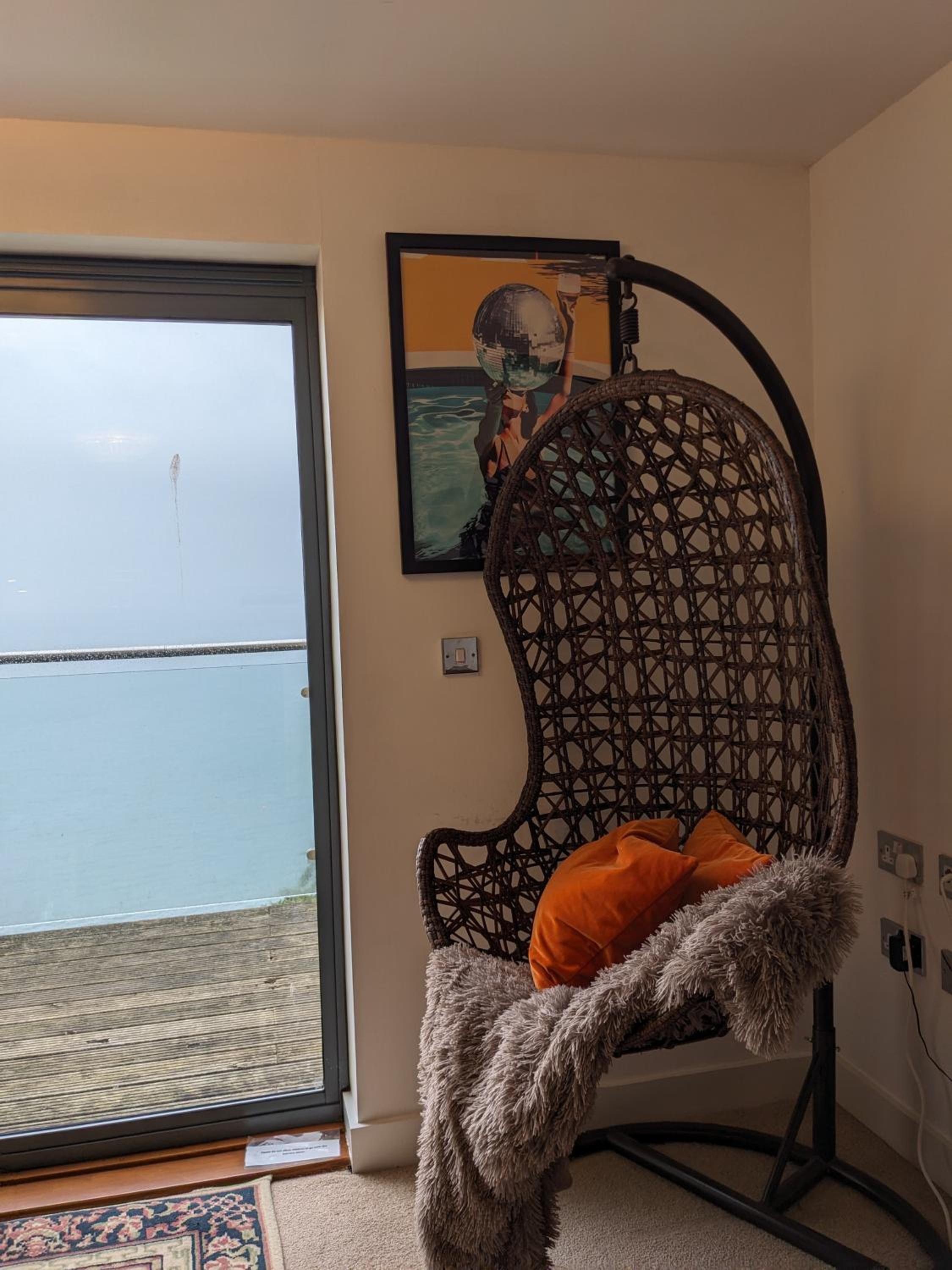 Panoramic sea views, sleeps 4, Torquay view 3