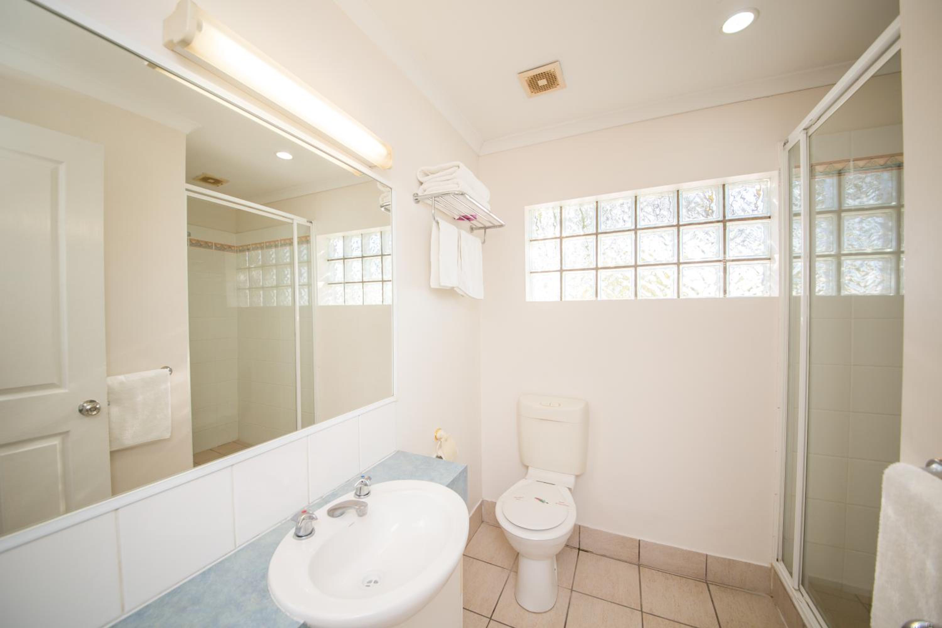 Cosmopolitan Motel & Serviced Apartments