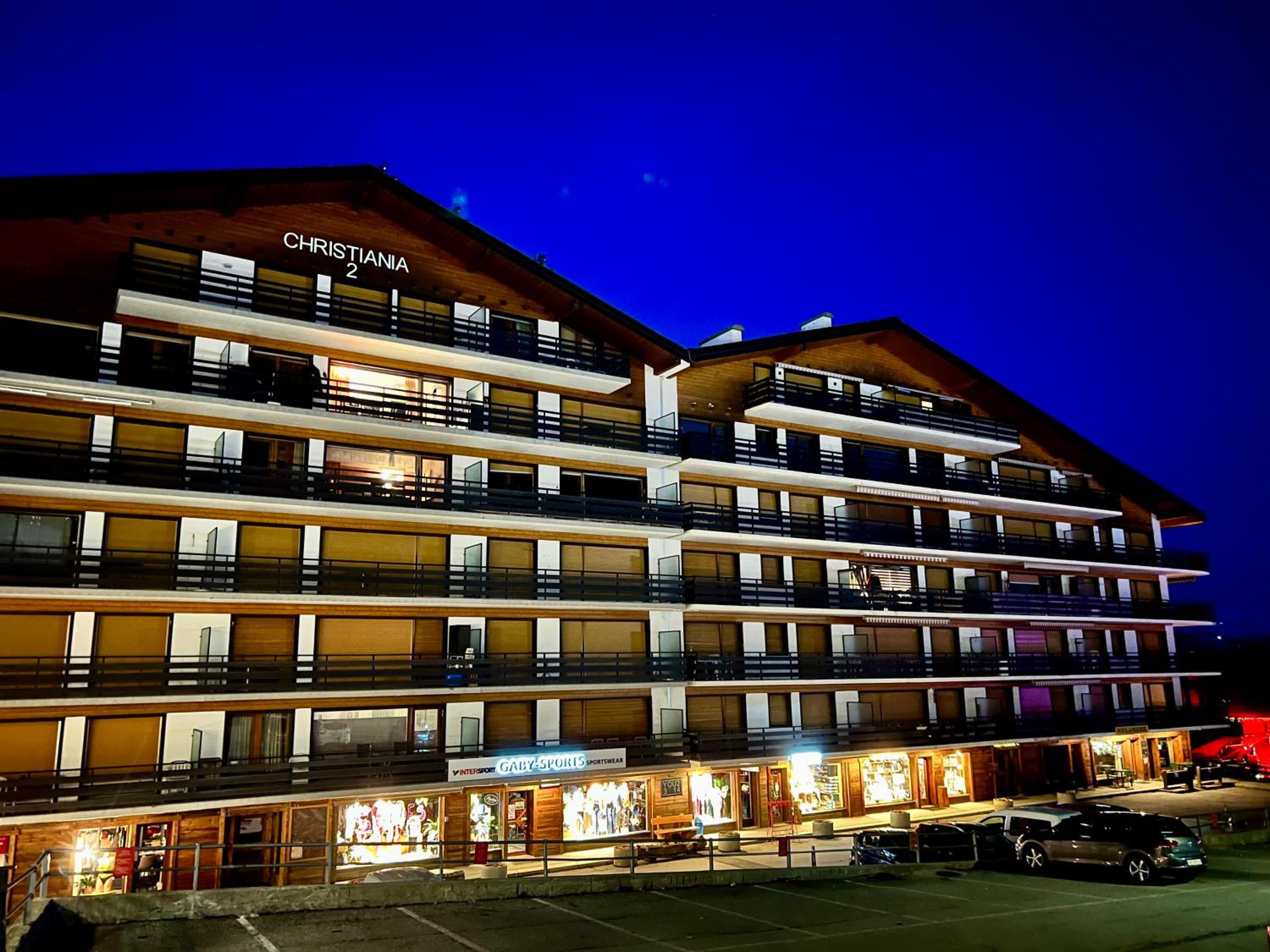 Vincenzo appart, Studio Confortable à Nendaz, accès Direct au Télécabine de Tracouet et Parking Souterrain Inclus