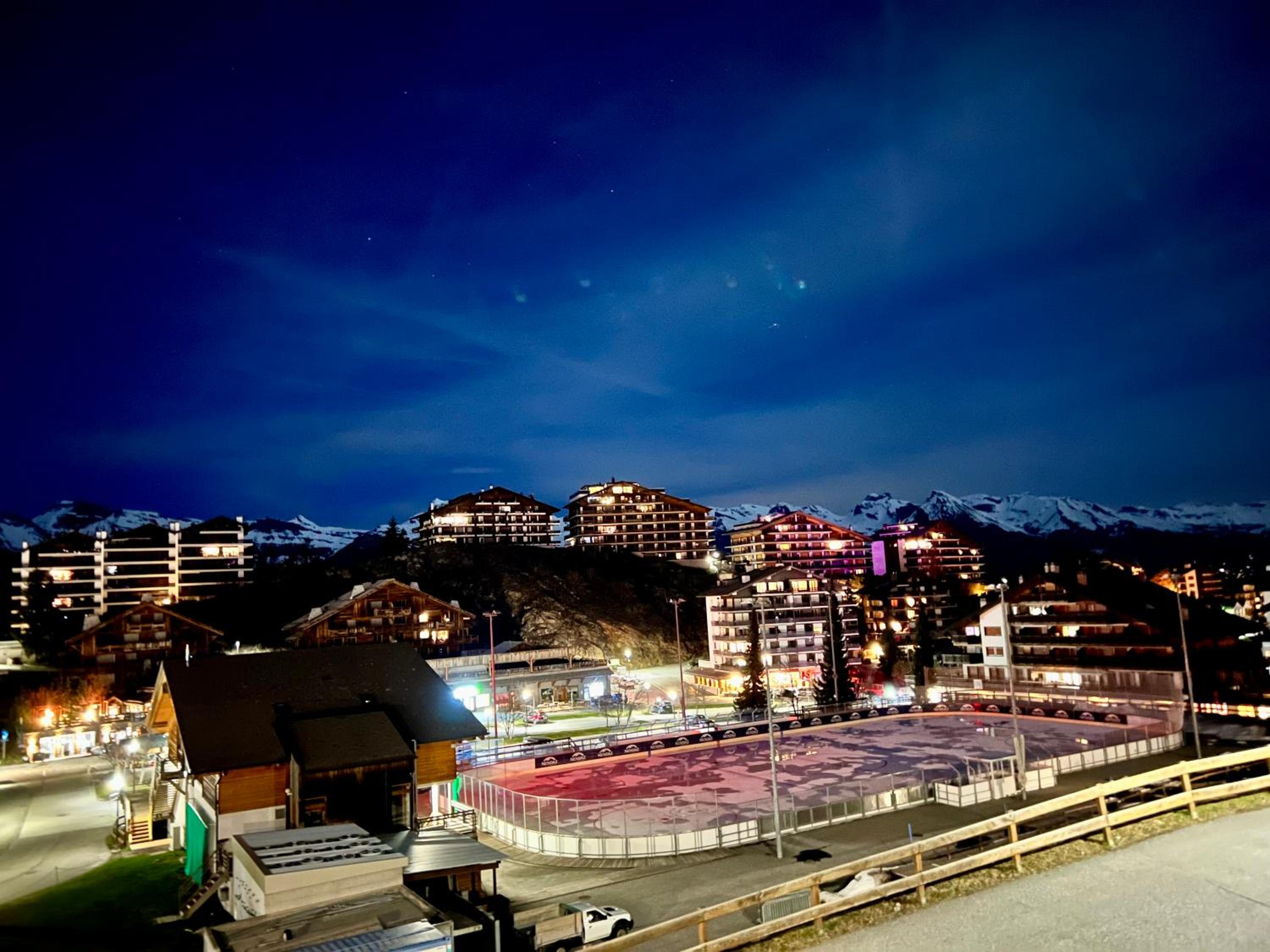 Vincenzo appart, Studio Confortable à Nendaz, accès Direct au Télécabine de Tracouet et Parking Souterrain Inclus