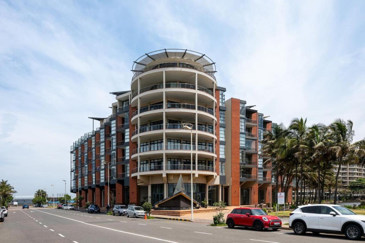 Stylish Two Bedroom in Point Bay 211 view 5