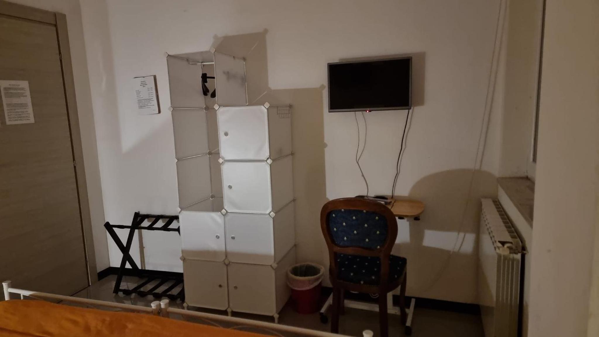 hotel room