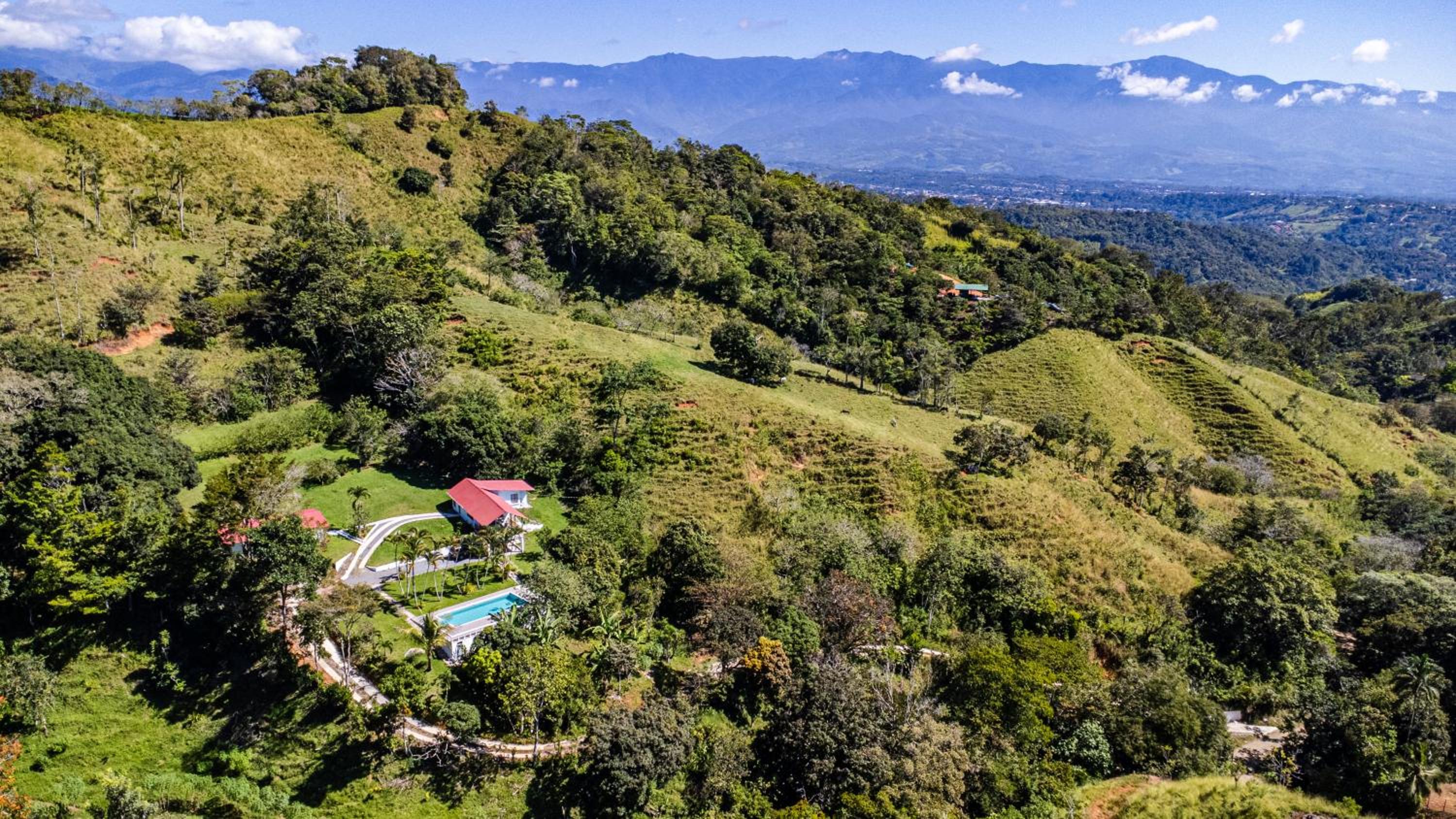 Finca Mango - 40 acre paradise