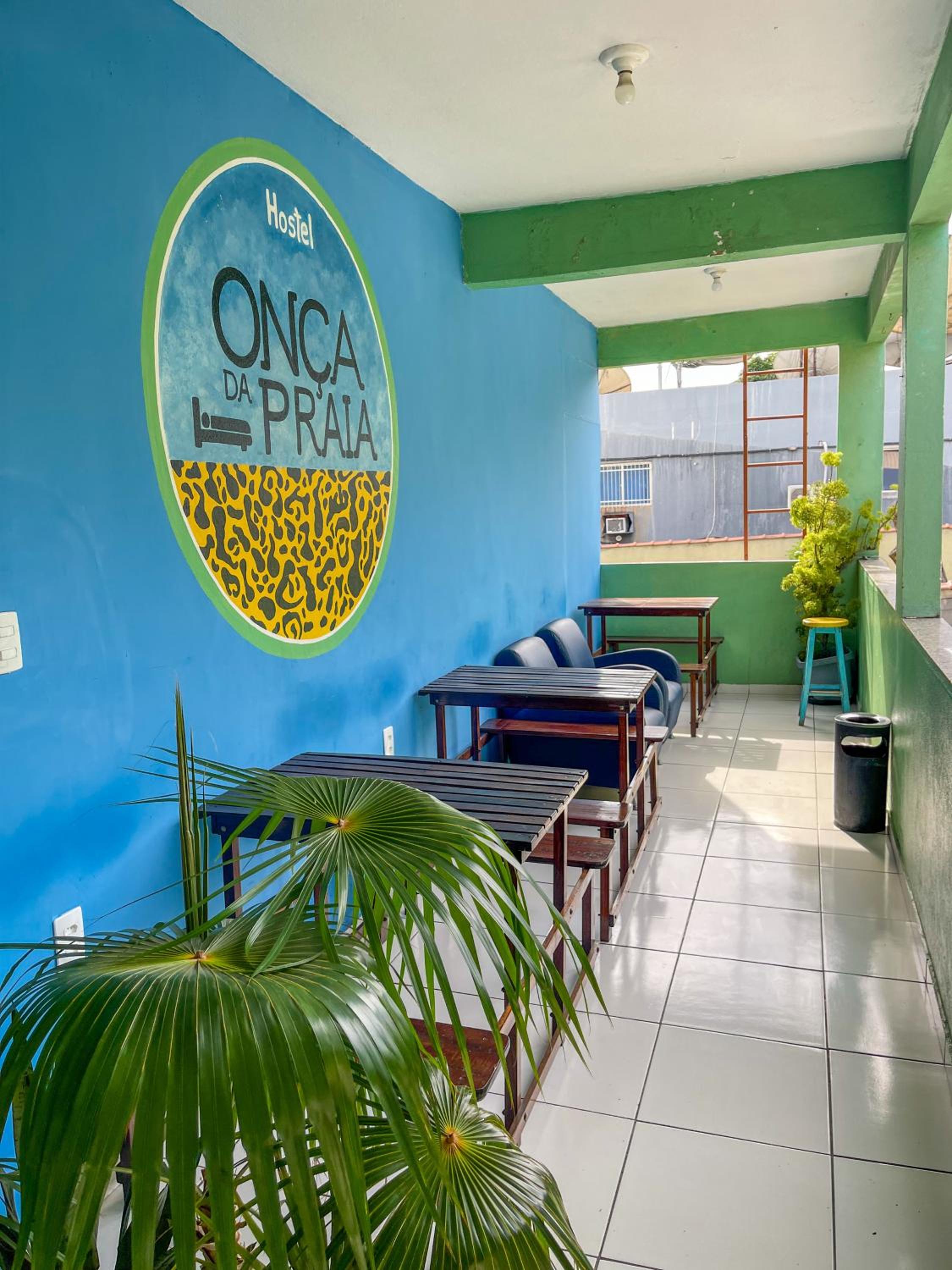 Onça da Praia Hostel