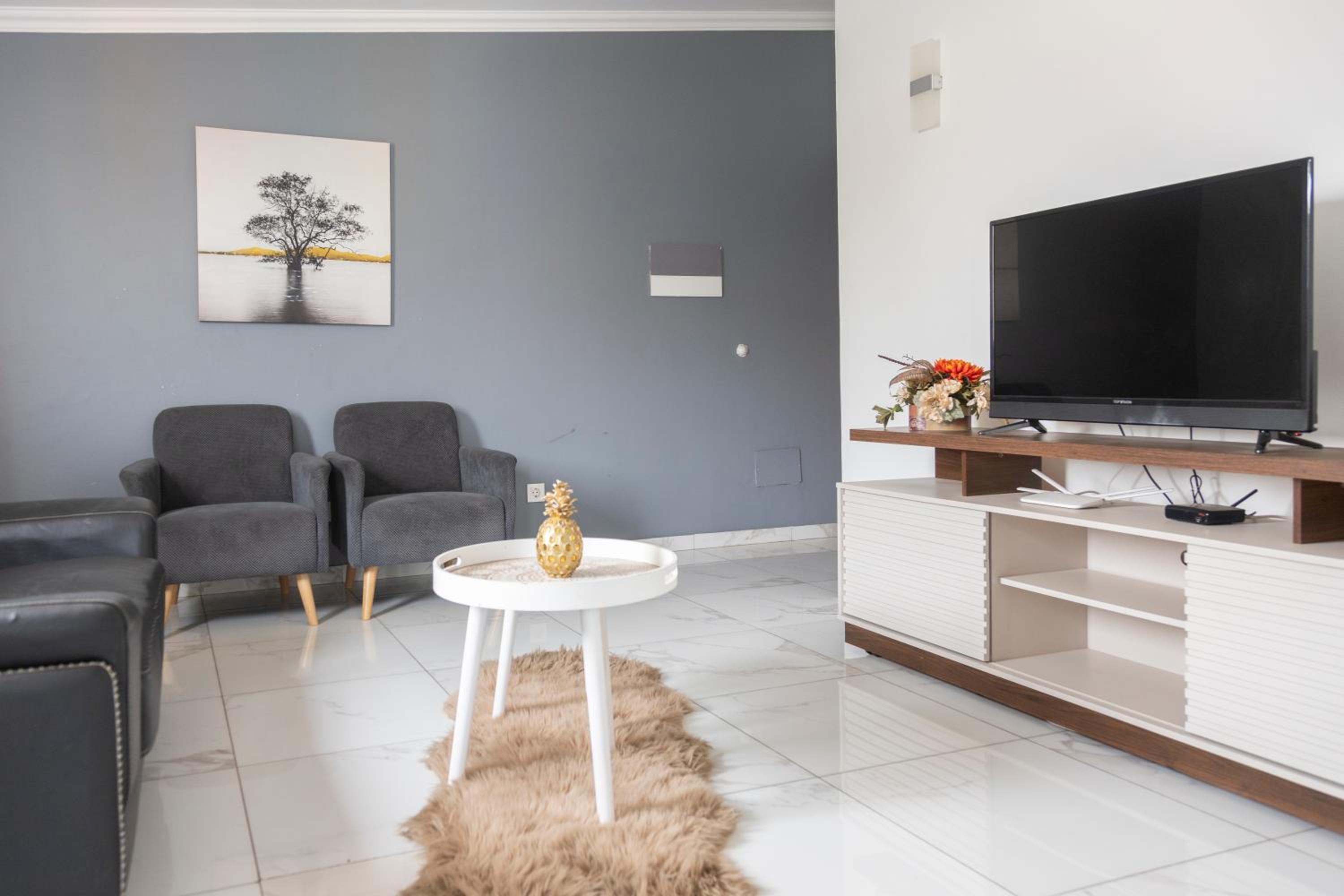 Palmarejo Gem: 2-bdr apt near Praça center - LCGR
