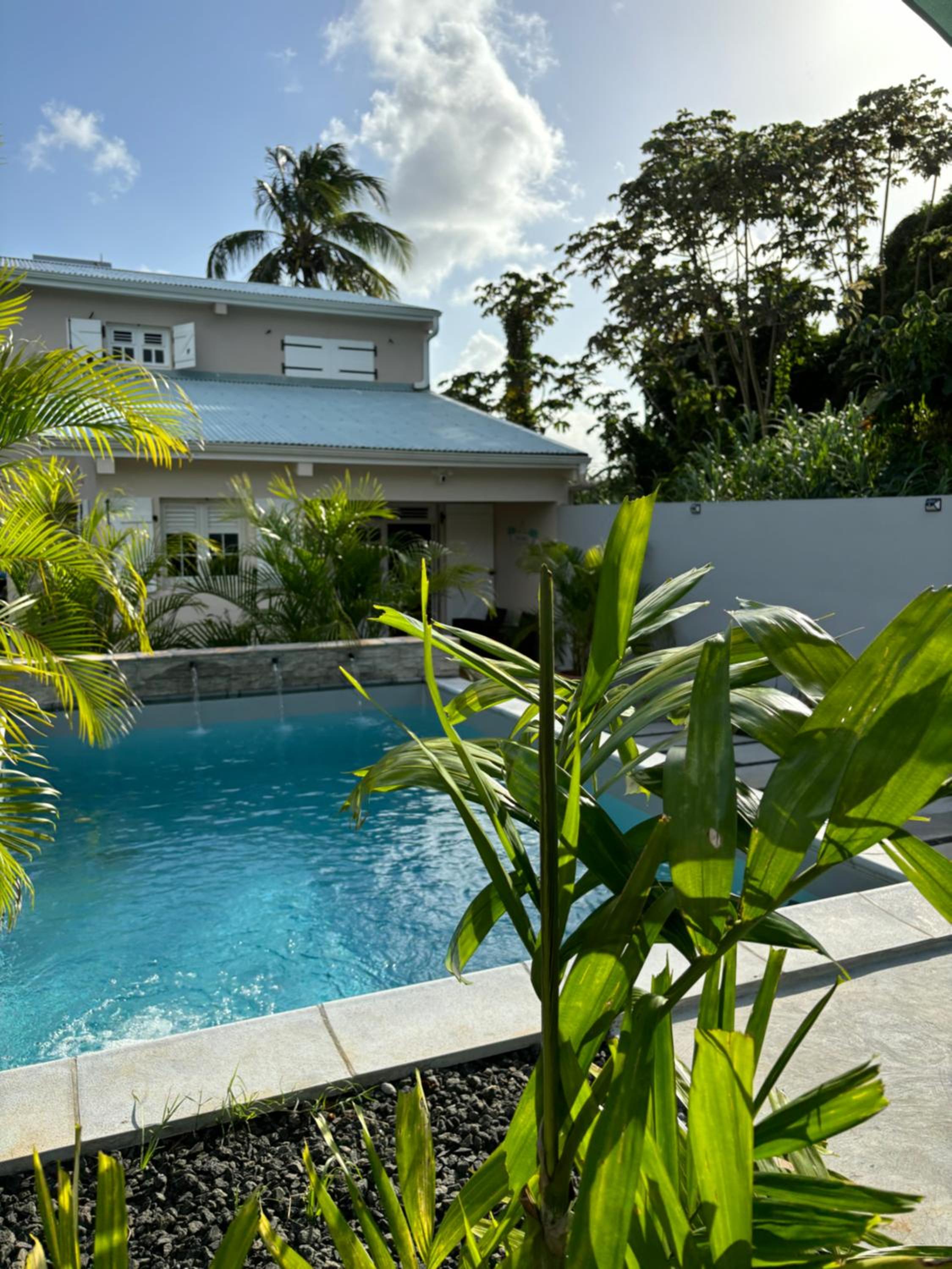 Villa Elise Jolie Maison , Piscine, WiFi, pour 7 personnes view 2