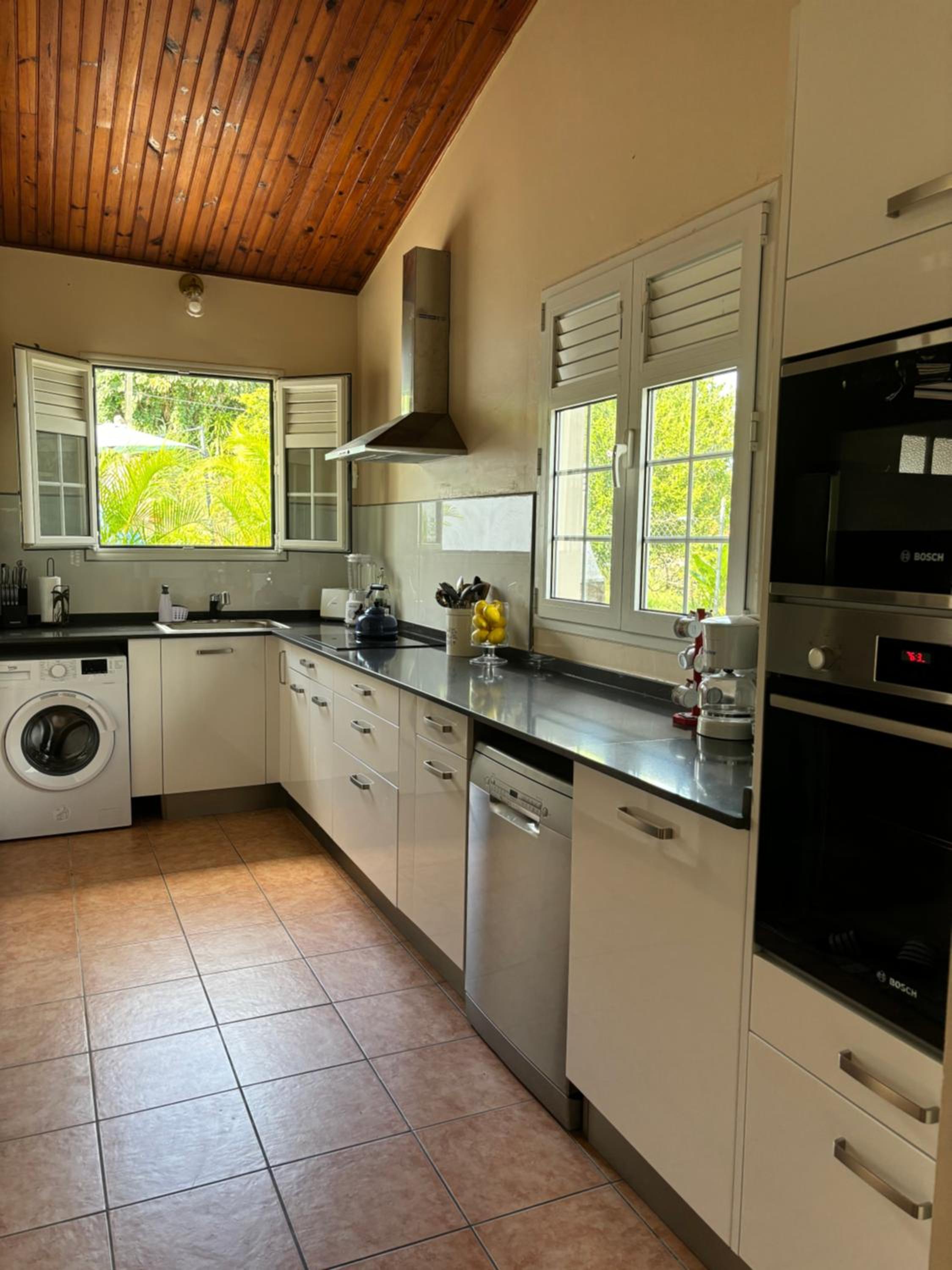 Villa Elise Jolie Maison , Piscine, WiFi, pour 7 personnes view 5