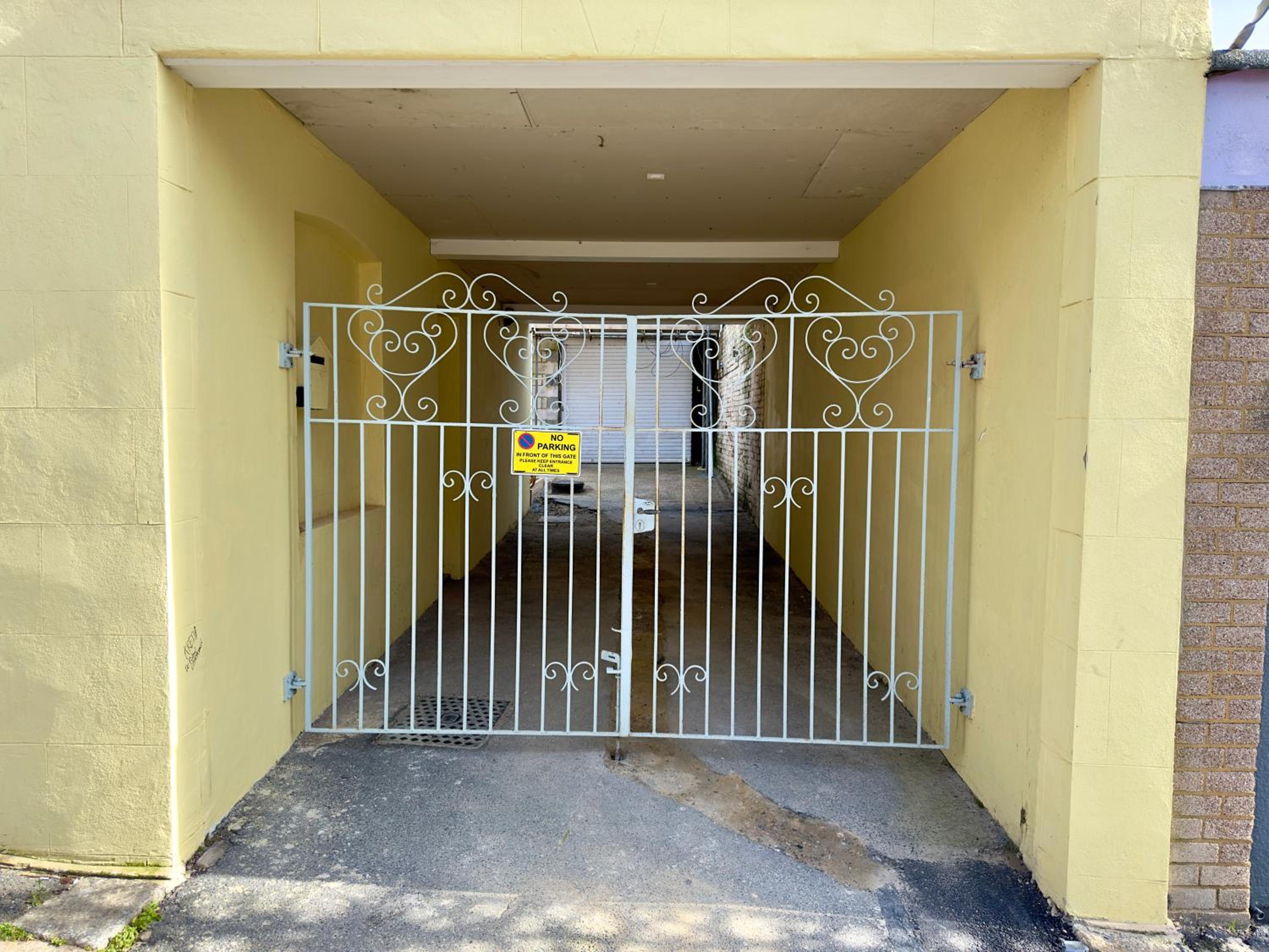 The Buttercup - 3 Double Bedrooms - 3 Minutes Walk to Beach