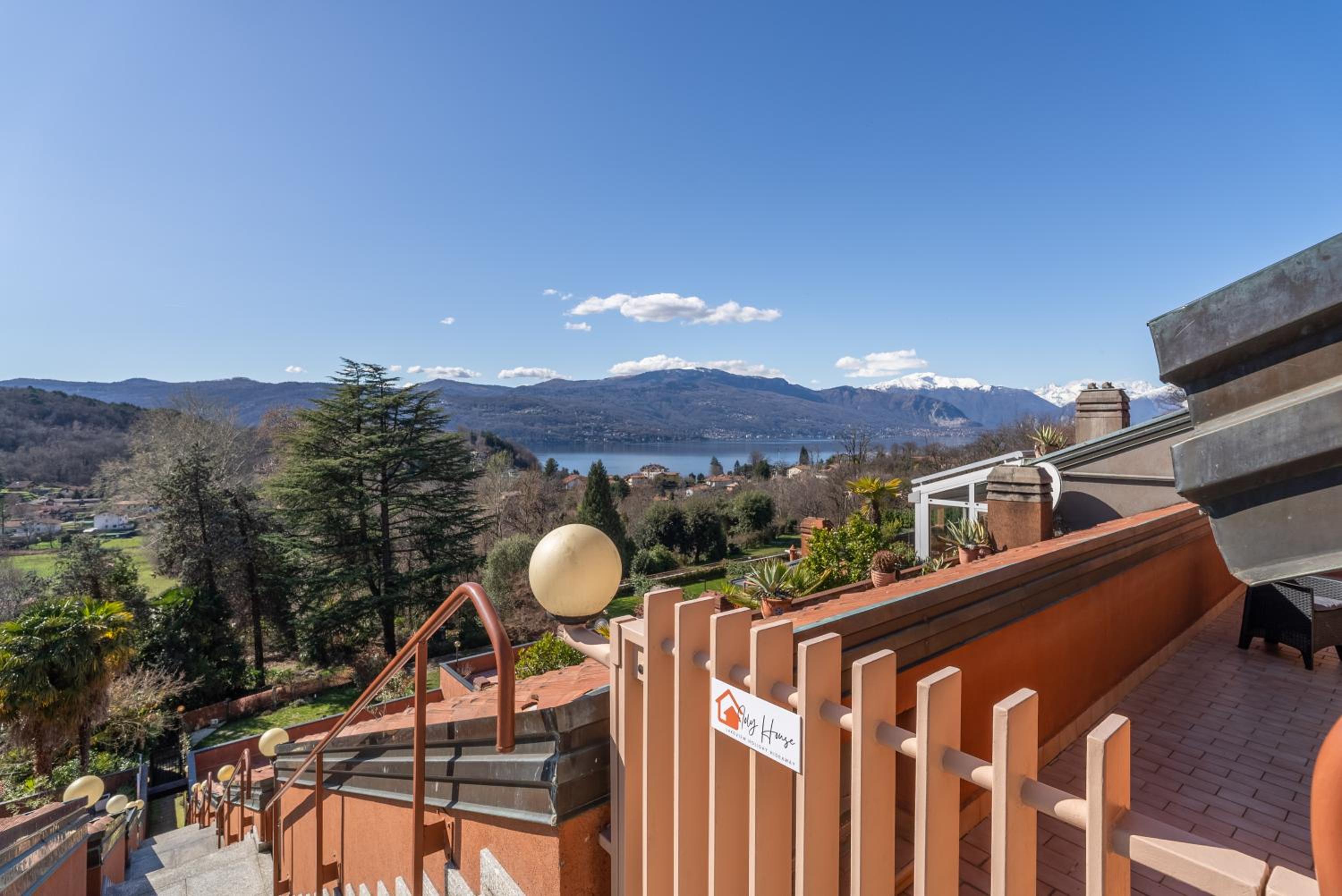 Joly House - Lake Maggiore Apartment