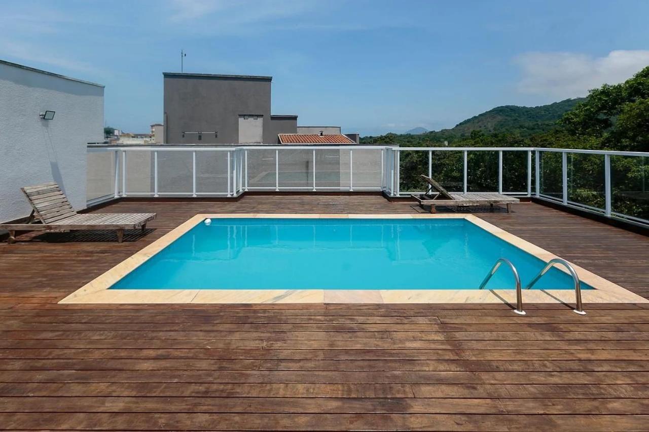 RJI - Apartamentos próximos da praia de Itaguá