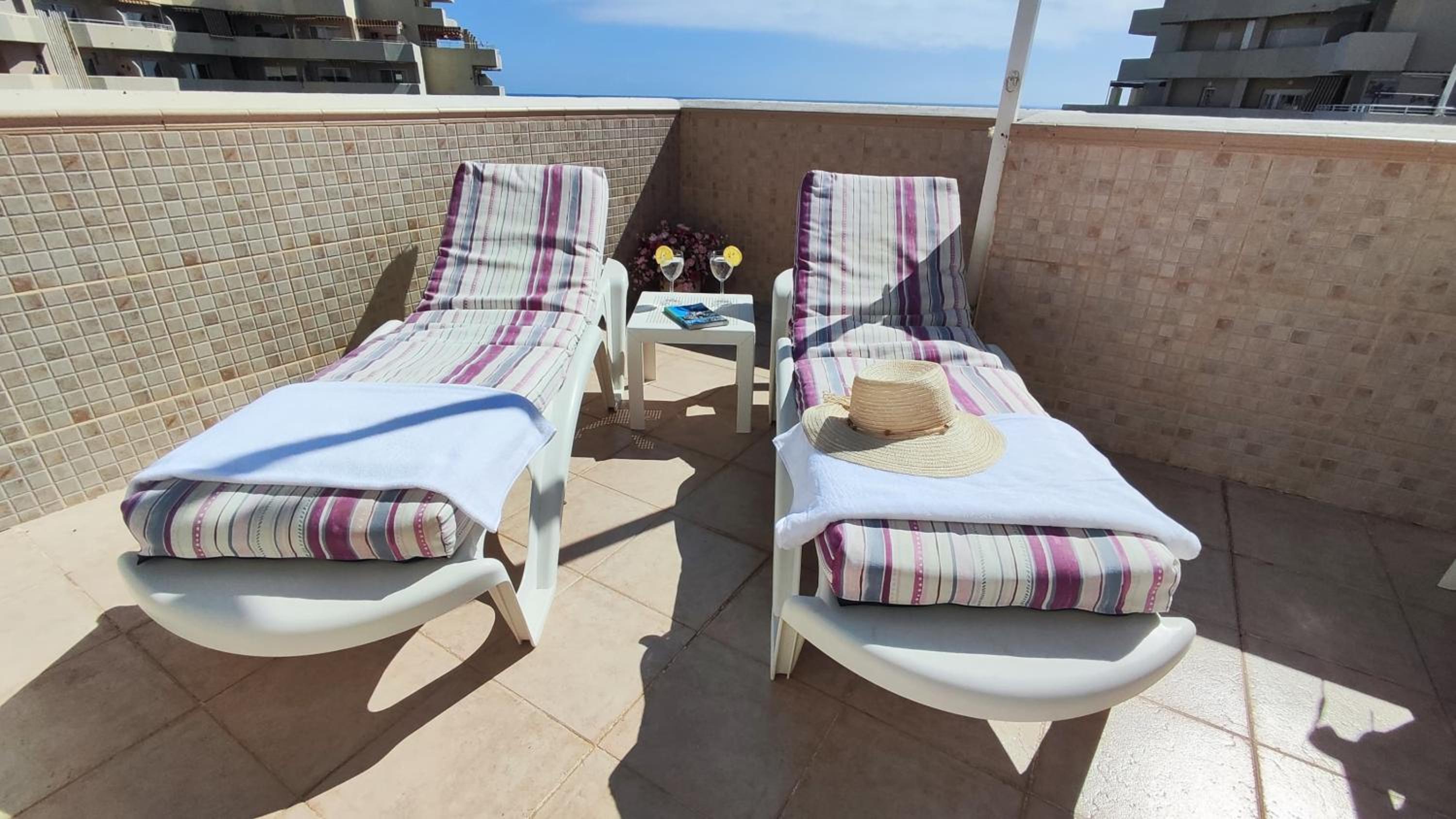 Benal Beach apartment with sunny terrace and water park