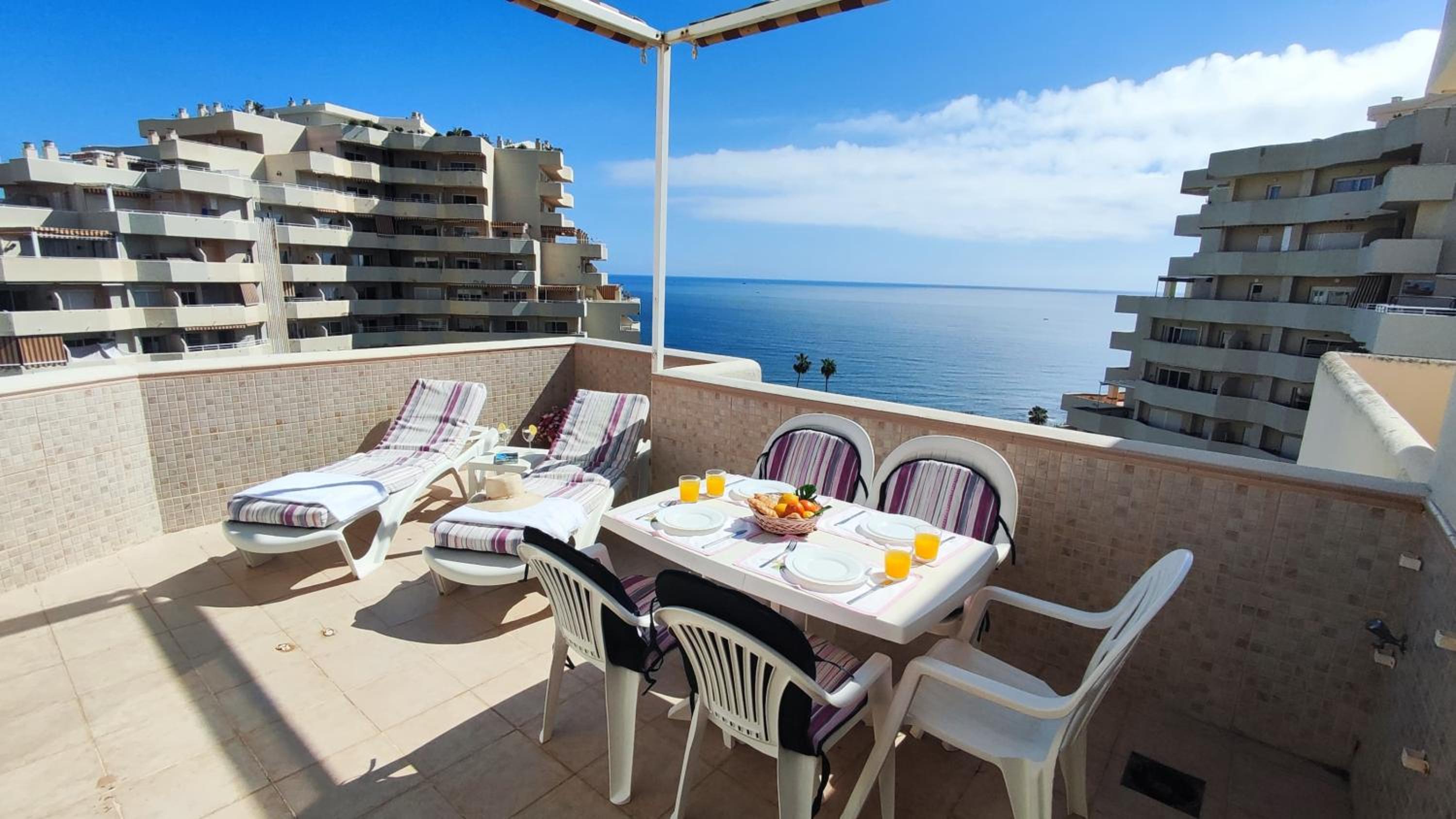 Benal Beach apartment with sunny terrace and water park