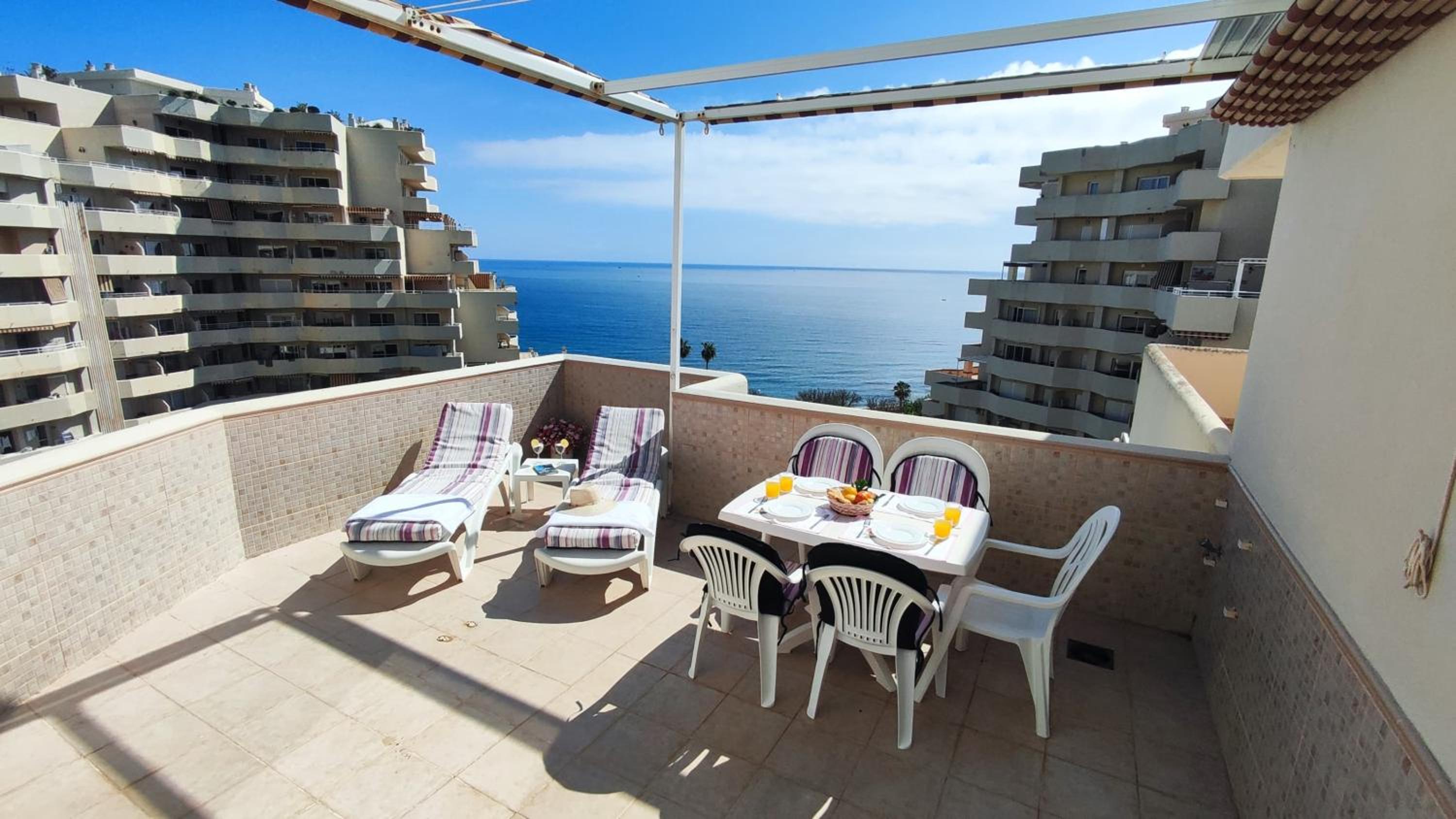 Benal Beach apartment with sunny terrace and water park