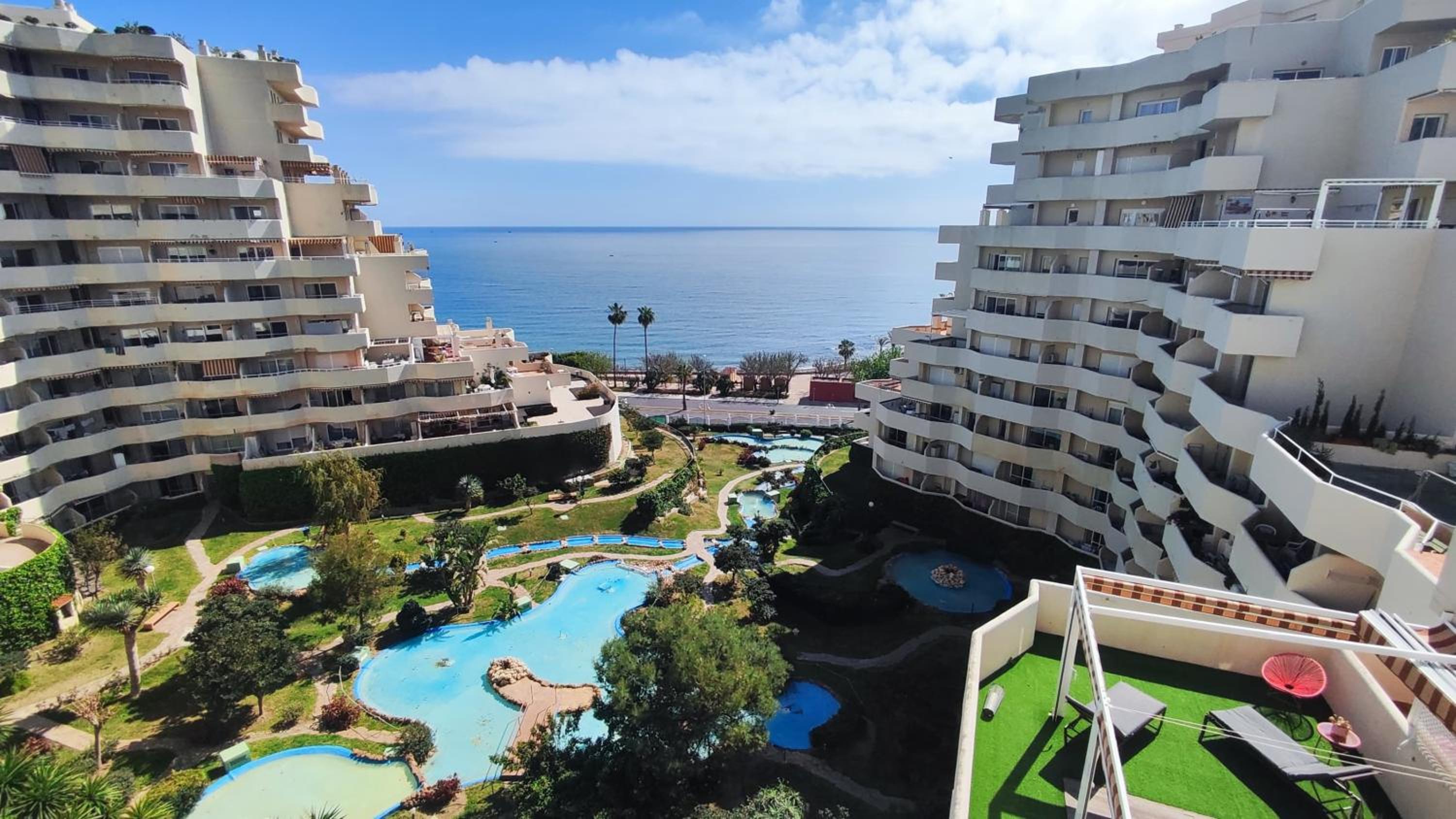 Benal Beach apartment with sunny terrace and water park