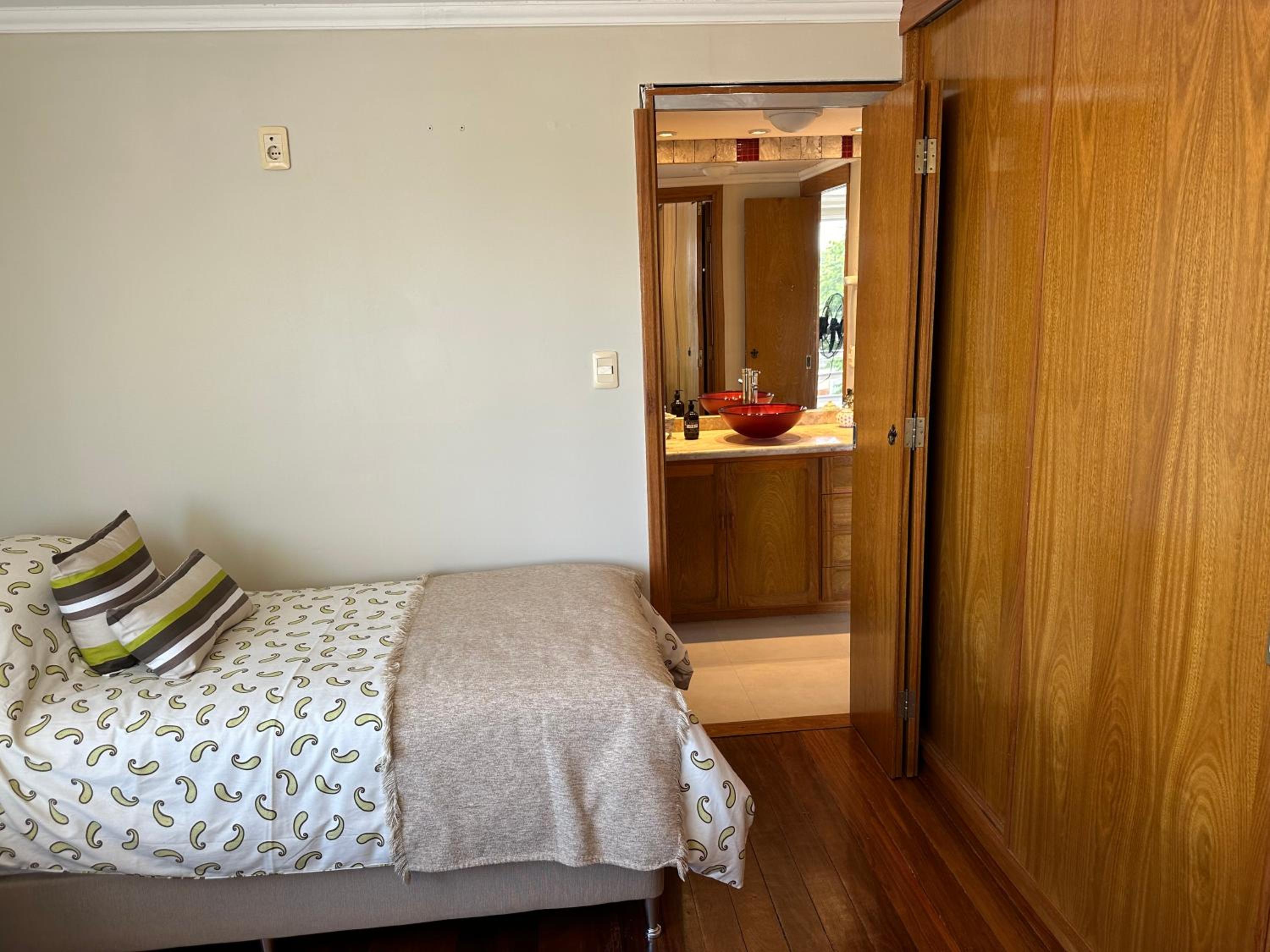 Impecable apartamento a 5 minutos de la terminal view 4