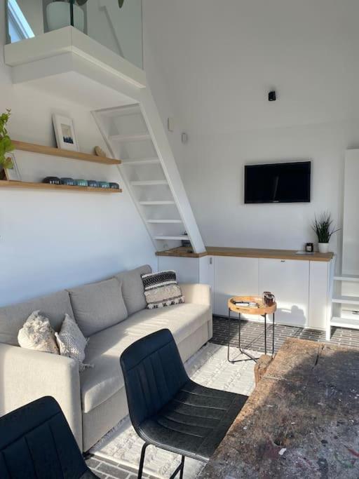 The Conservatory, a cosy holiday home located central between Gent Antwerpen & Brussel