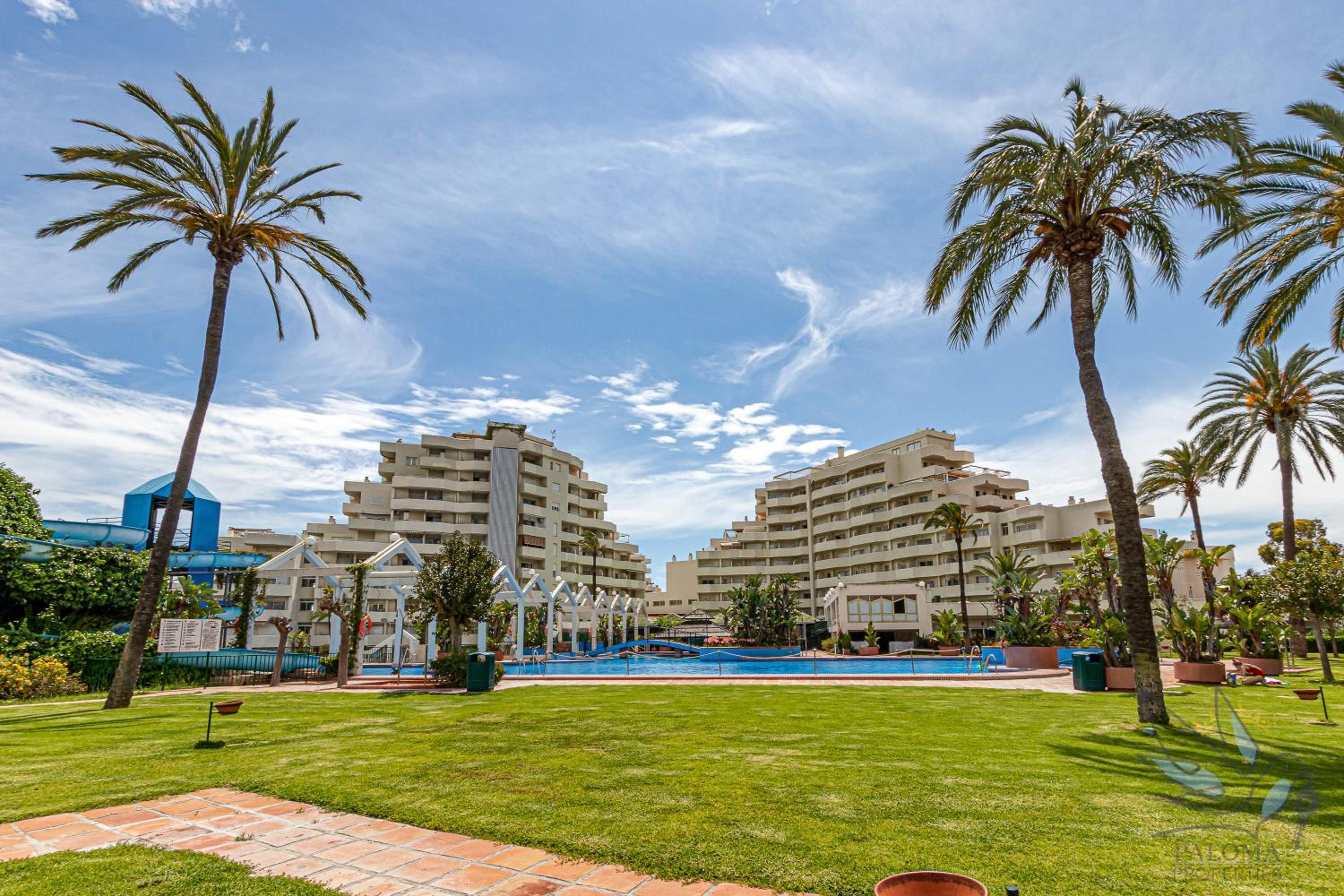 Benal Beach apartment with sunny terrace and water park