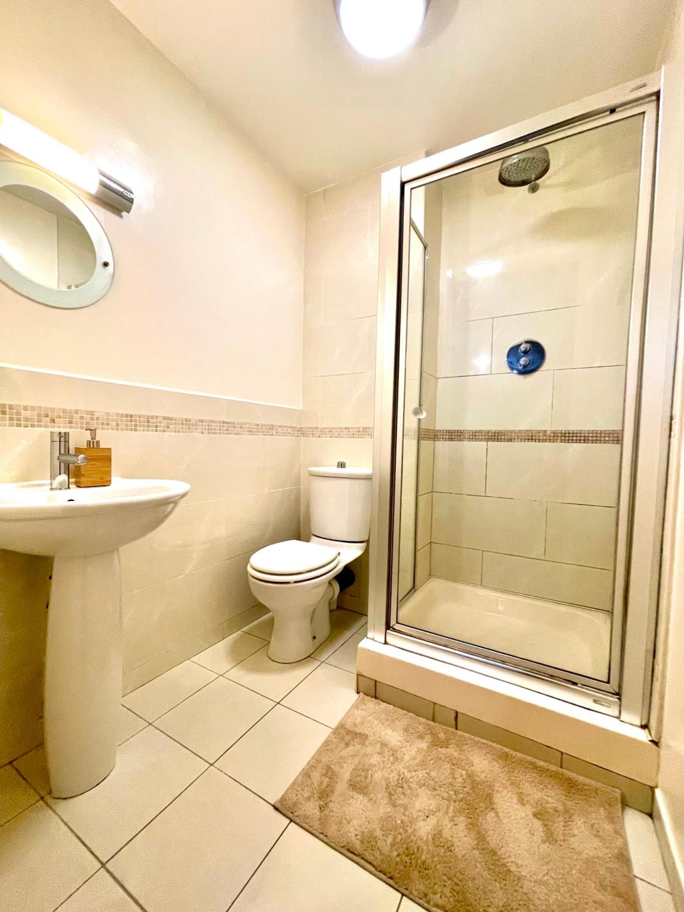 Stylish Central Apt At Aviva