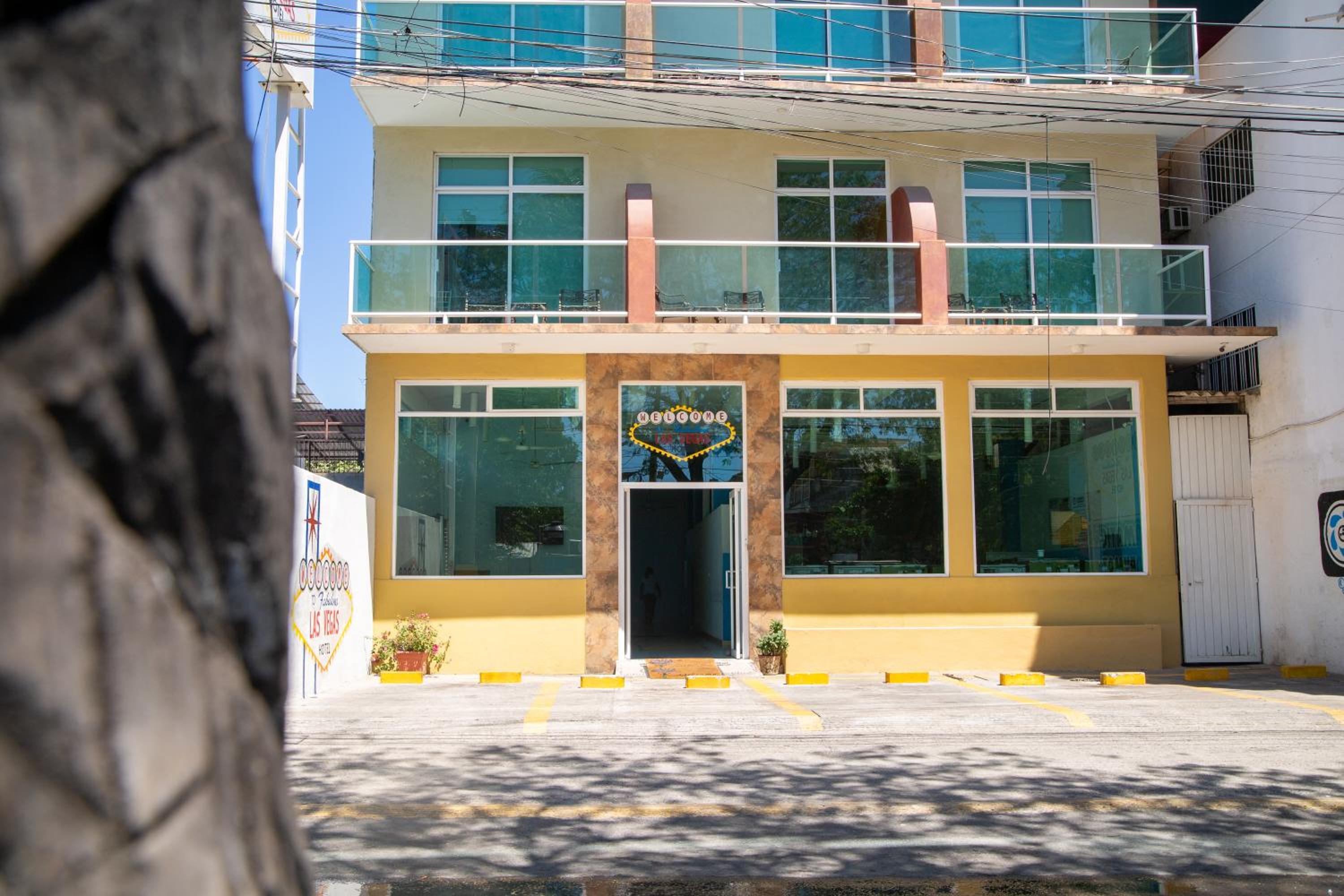 Hotel Fabuloso Hotel Las Vegas - Image 1