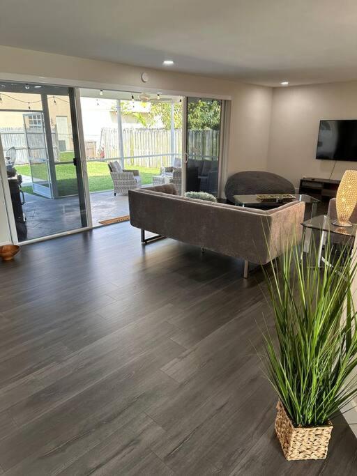 La Dav Villa Modern Home view 5