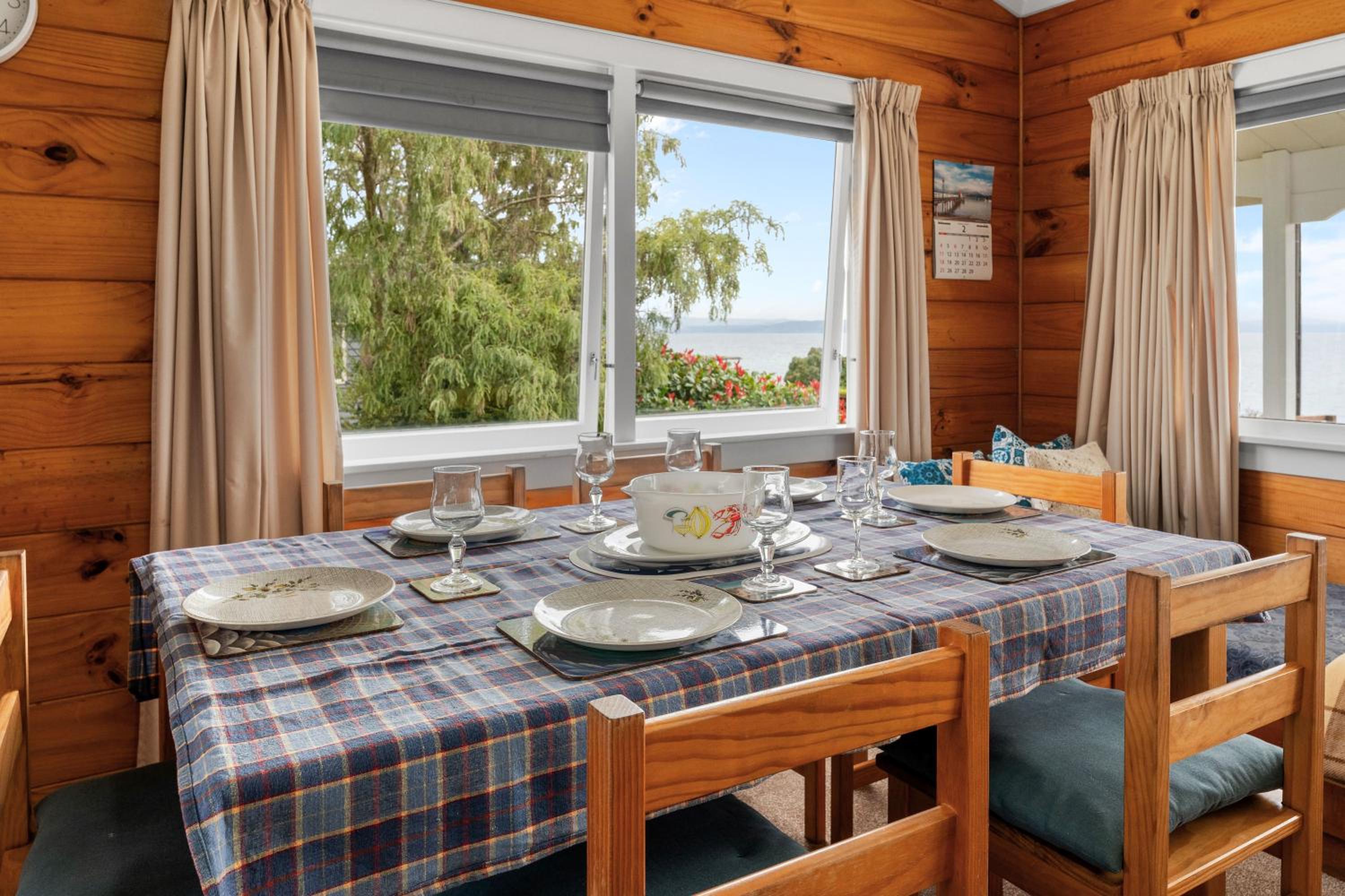 Te Moe - Lake Taupo Holiday Home view 4