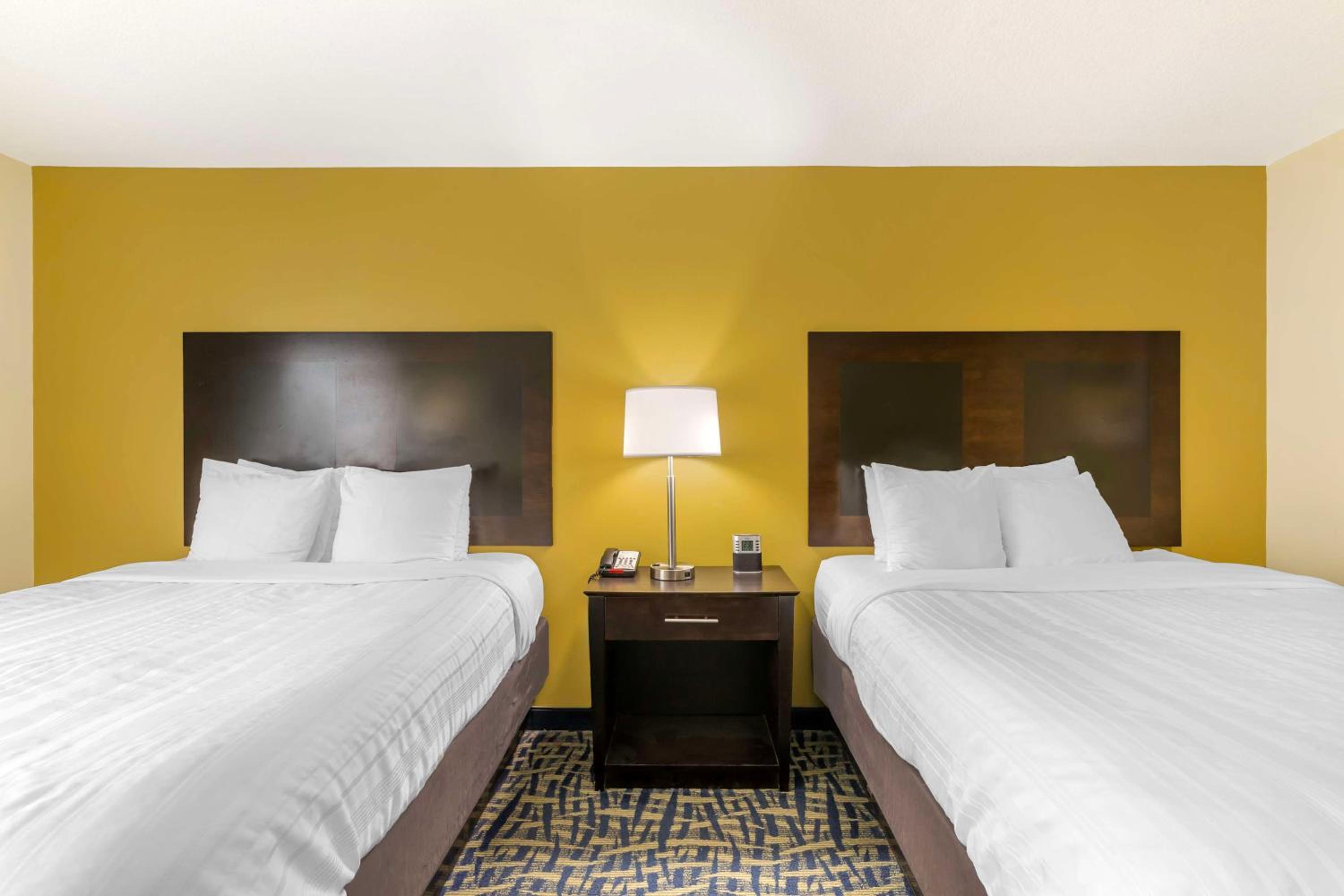 Brunswick Vacations - Best Western Plus Brunswick Inn Suites - Property Image 27