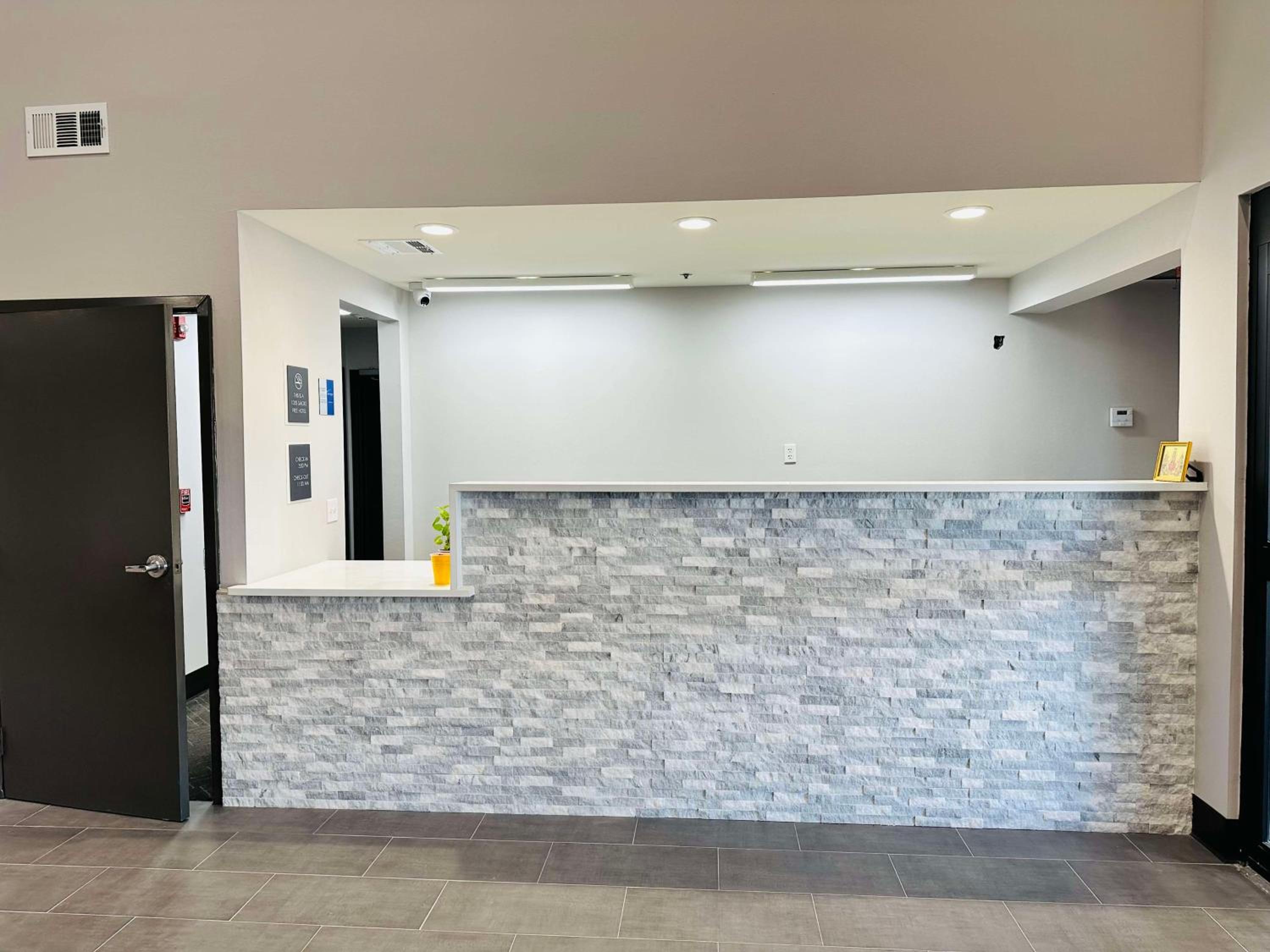 SureStay Plus by Best Western St. James Donaldsonville view 2