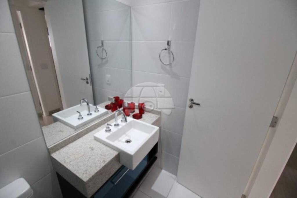 Apto no Cabral em Curitiba com 3 quartos varanda piscina arcondicionado e 2 vagas de garagem