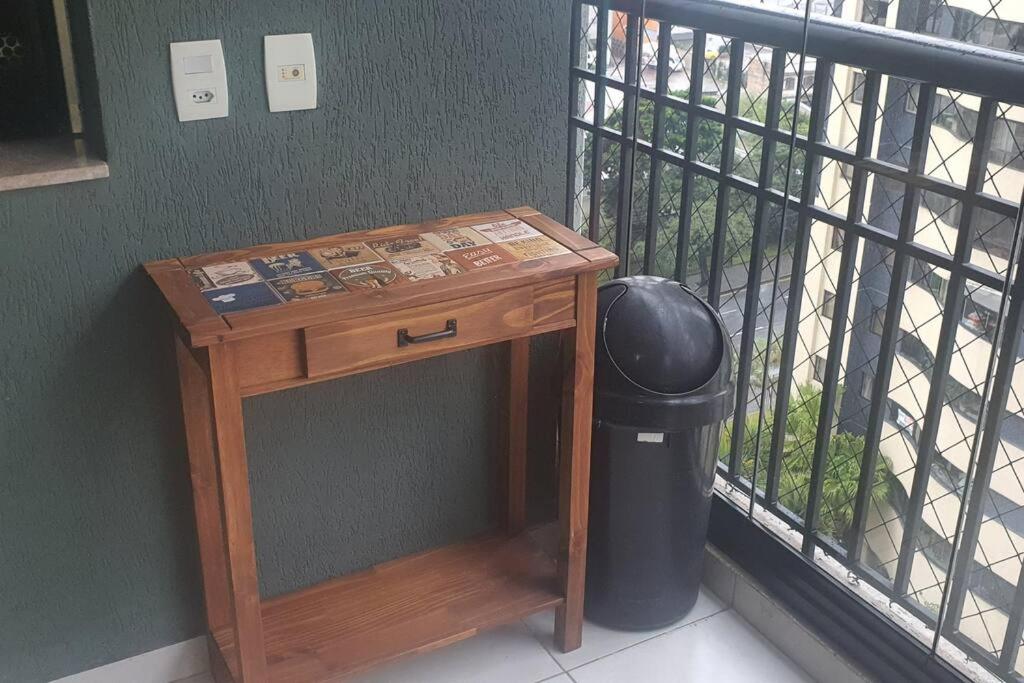 Apto no Cabral em Curitiba com 3 quartos varanda piscina arcondicionado e 2 vagas de garagem