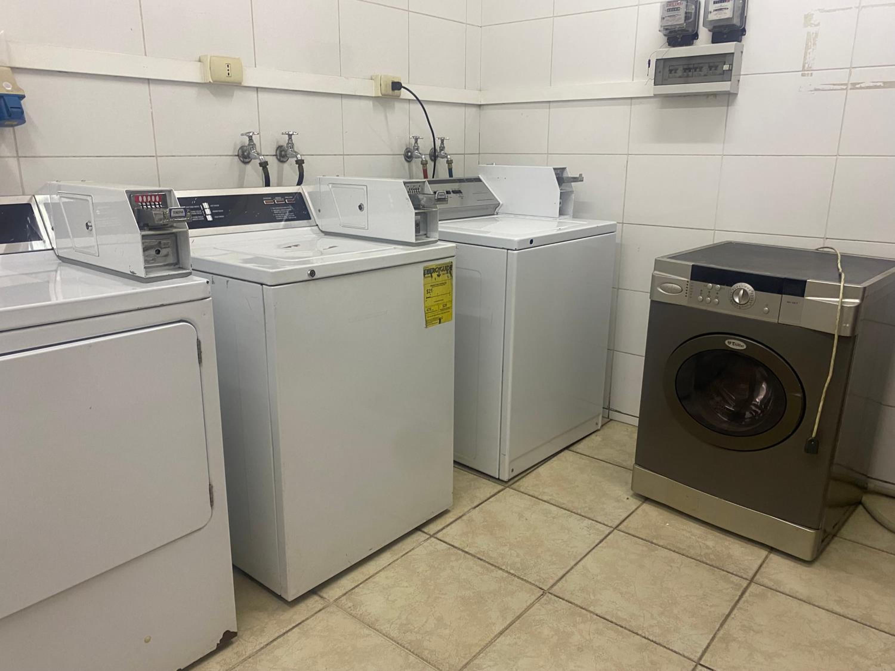 Departamento central,1D1B, estacionamiento, aire acondicionado
