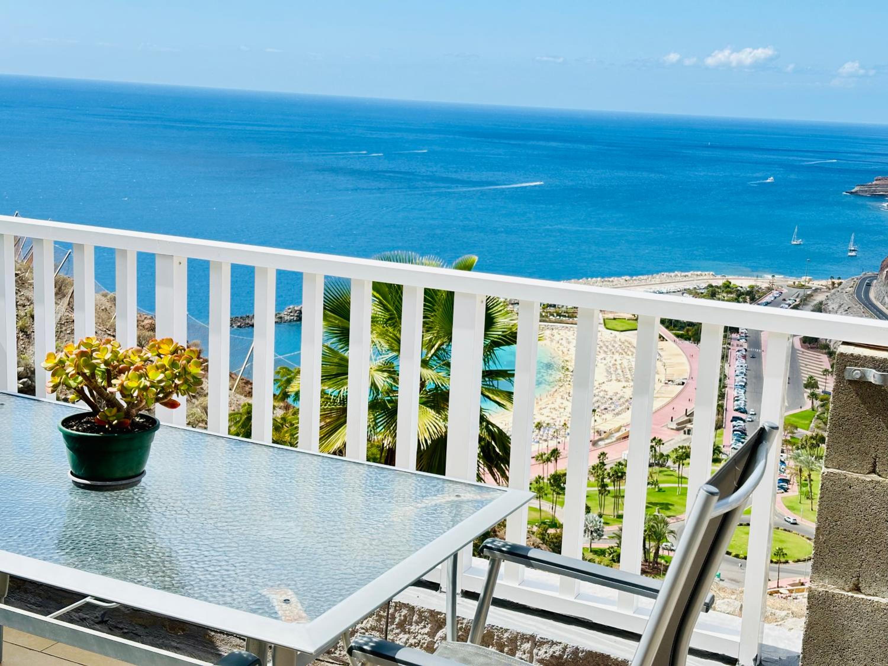 Hotel Perla de Amadores - Image 1