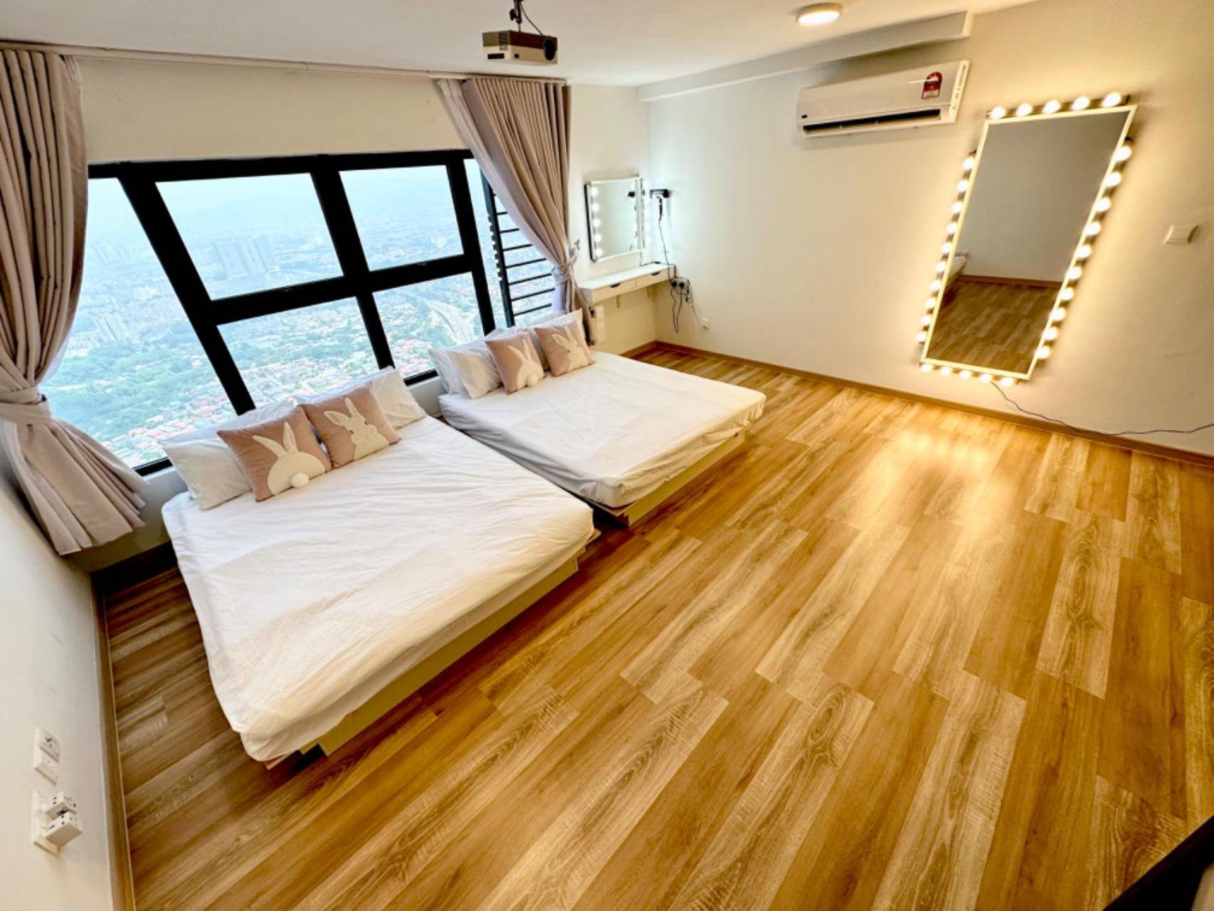 Arte Cheras, Kuala Lumpur 3 Room x 8 pax KLCC Nice View Karaoke with BathTub