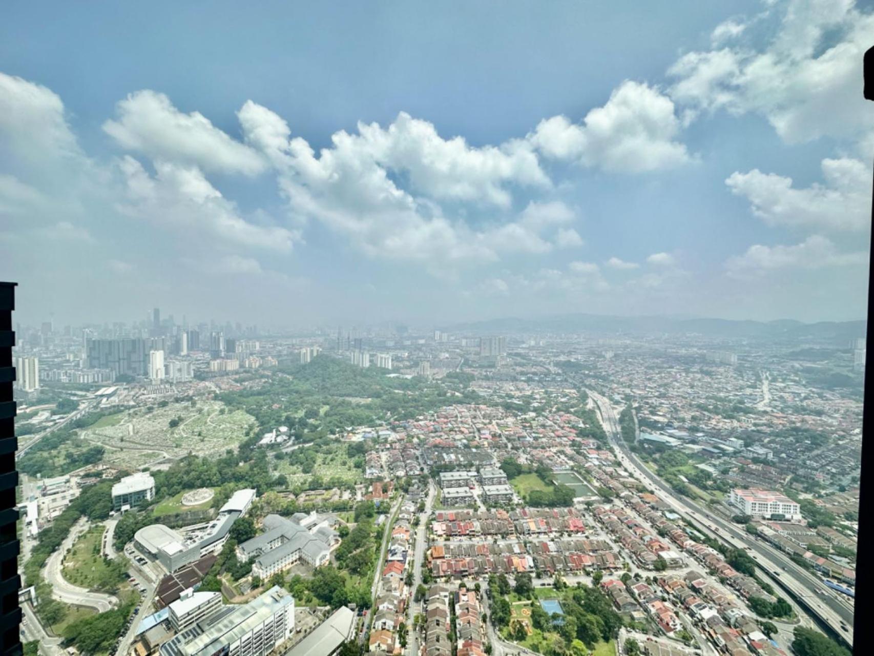 Arte Cheras, Kuala Lumpur 3 Room x 8 pax KLCC Nice View Karaoke with BathTub