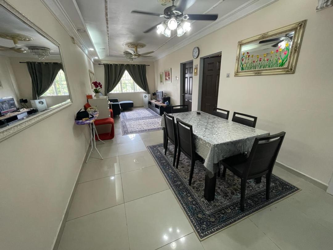 Indah Putri Homestay