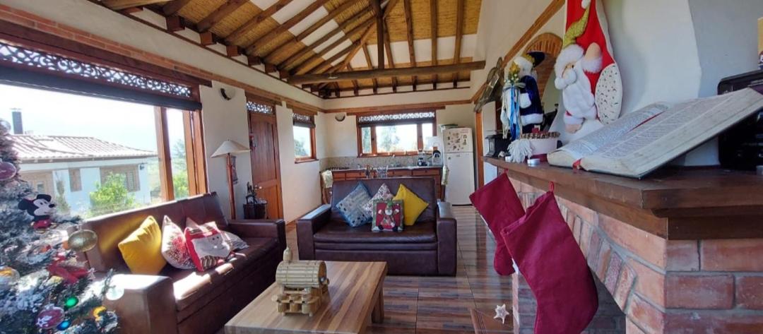 Home Boutique Flores Amarillas