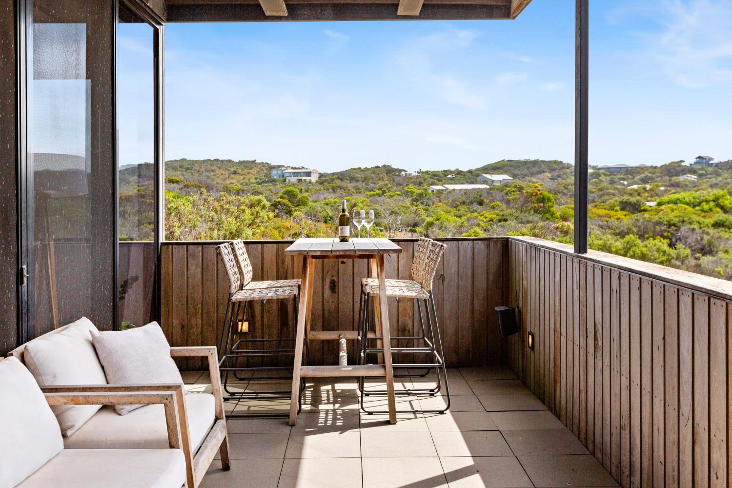 Oceanic – Where Luxury Meets Tranquility