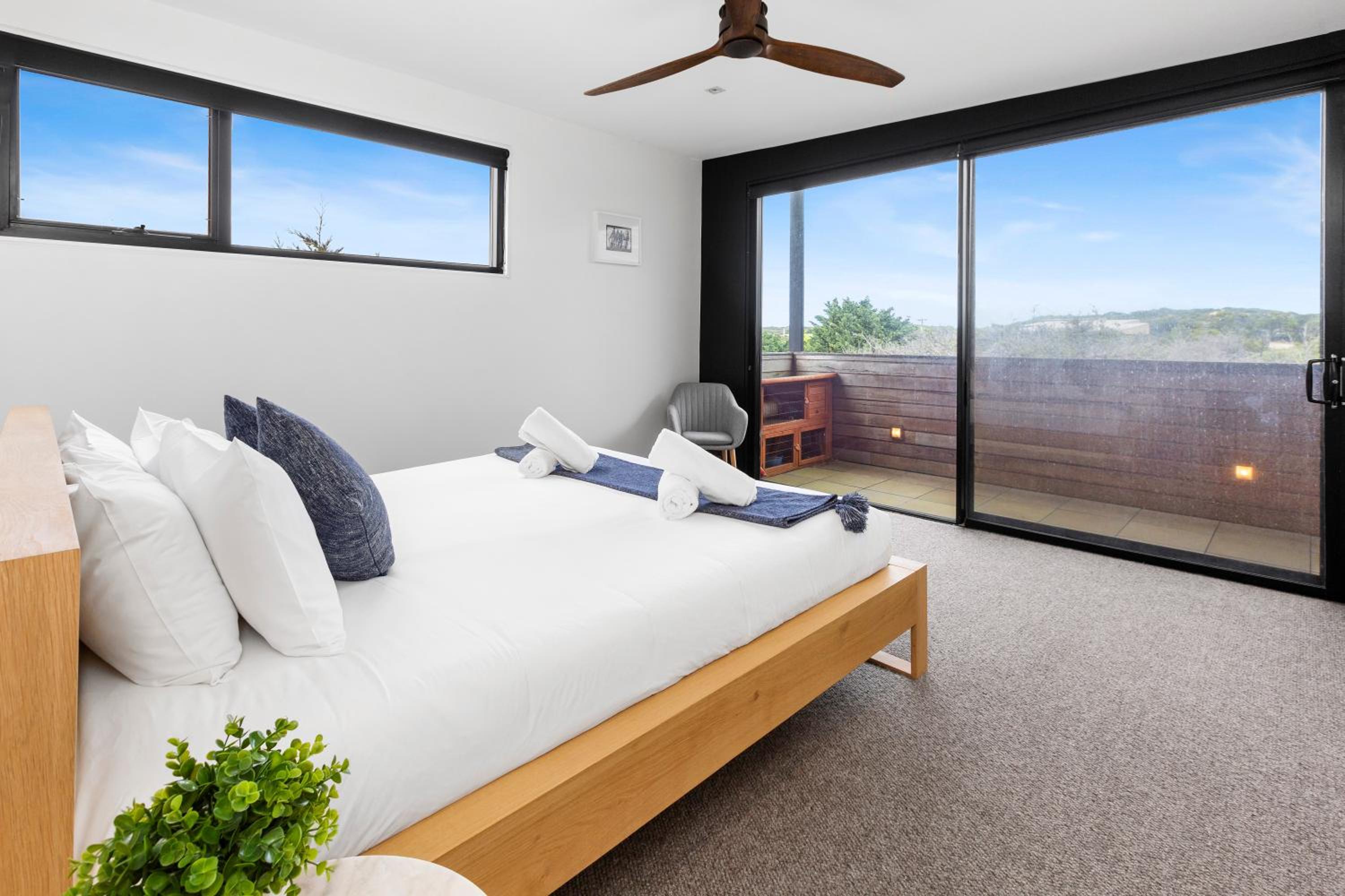 Oceanic – Where Luxury Meets Tranquility