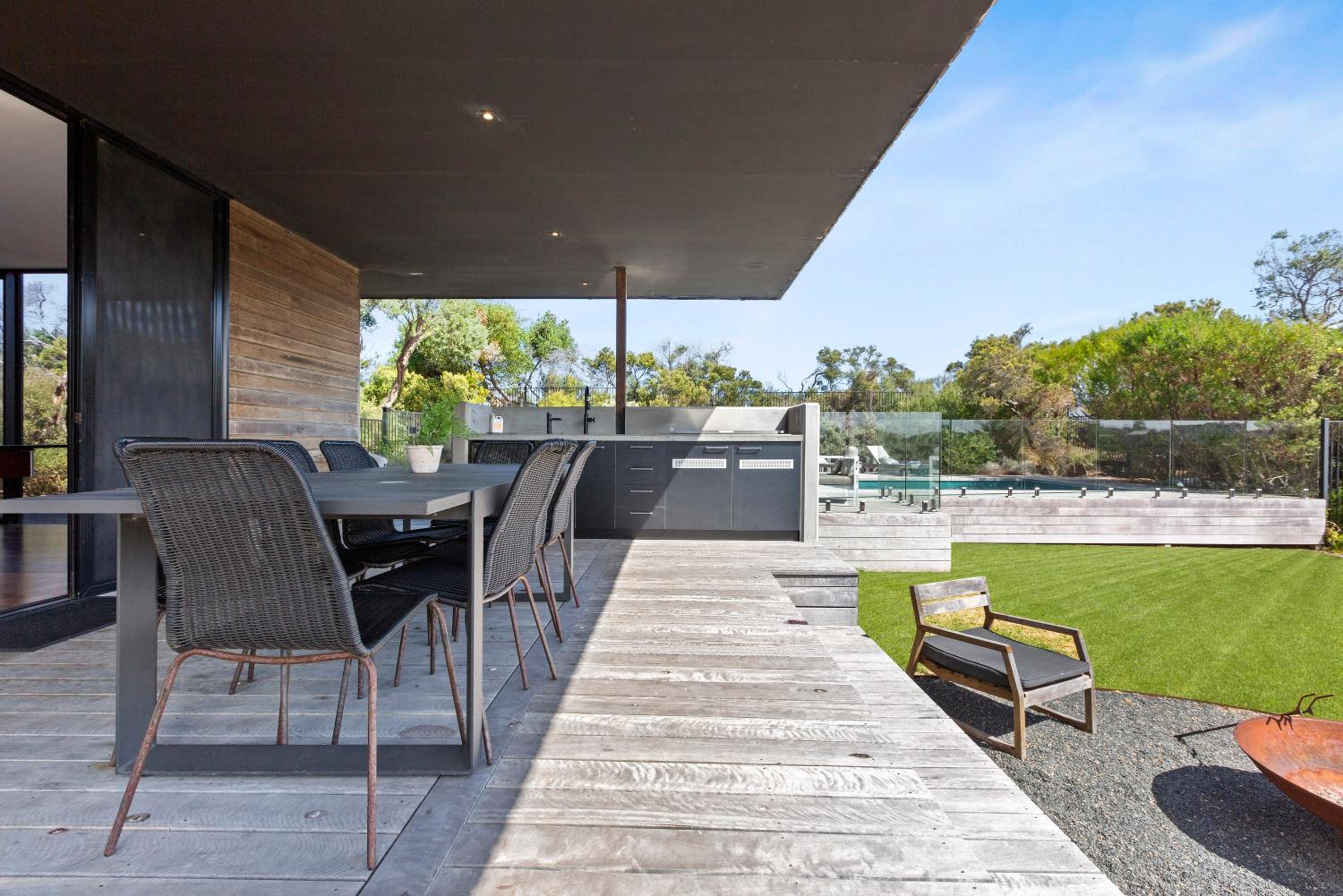Oceanic – Where Luxury Meets Tranquility